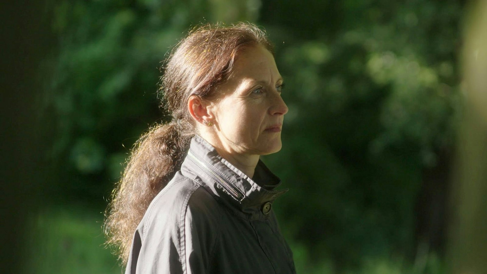 Der Mann von Anja Oldenburg verlor bei einem Unfall mit seinem Tesla sein Leben. (Bild: HR/beetz brothers film production/André Götzmann)