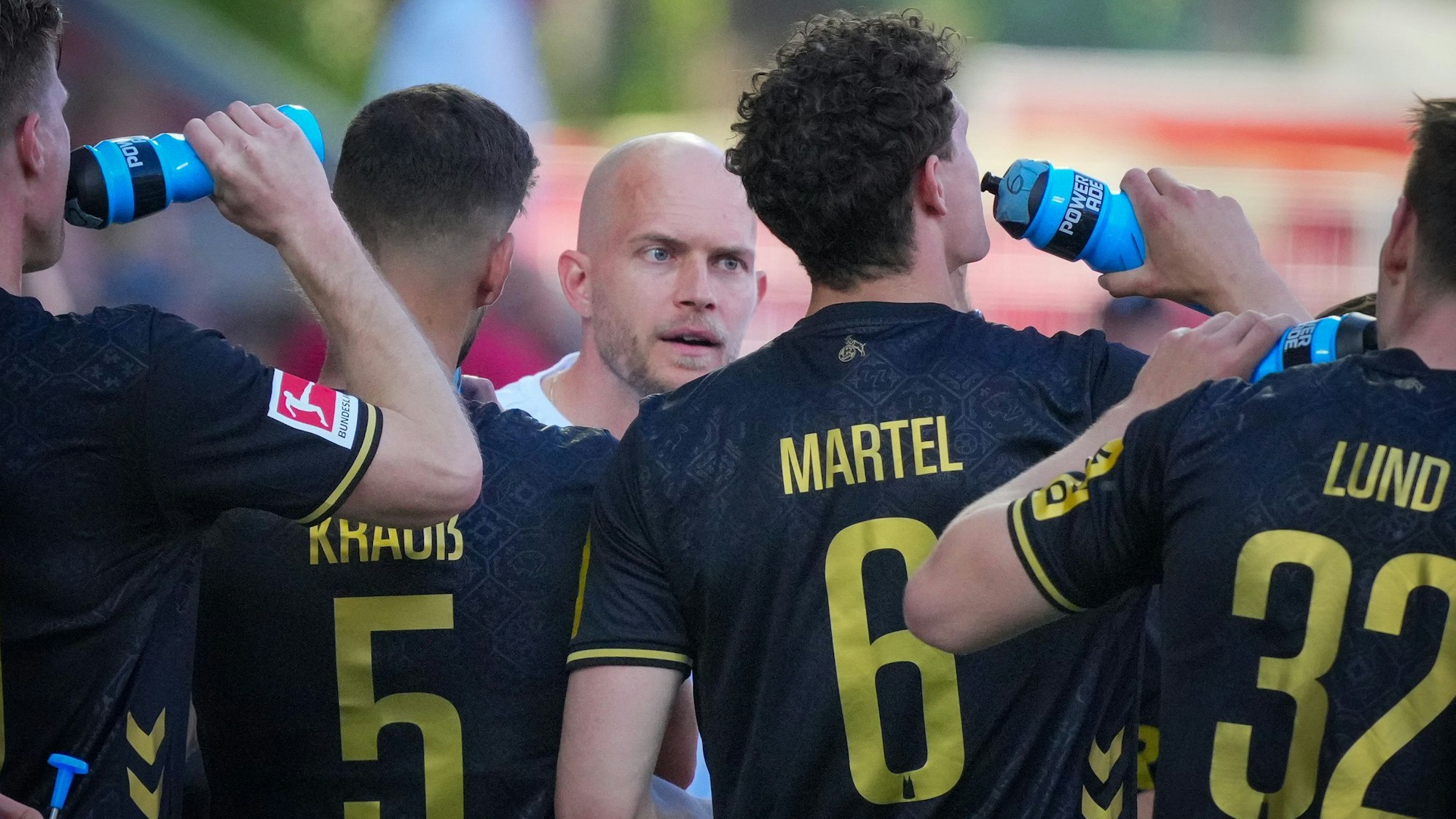 René Wagner versuchte, in der Trinkpause seine Mannschaft neu zu sortieren. Doch der FC brachte die 2:0-Führung in Berlin nicht ins Ziel.