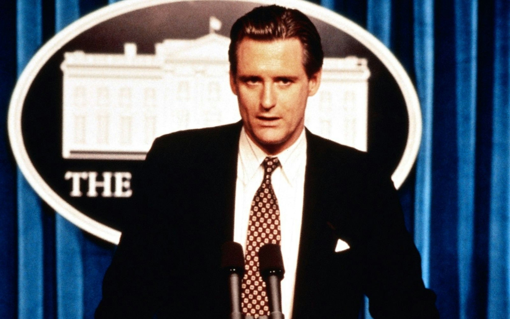 Wie man sich einen US-Präsidenten wünscht: Thomas J. Whitmore (Bill Pullman) setzt sich selbst ins Cockpit eines Kampfjets, um sich in die „größte Luftschlacht der Menschheit“ zu stürzen. (Bild: Fox)