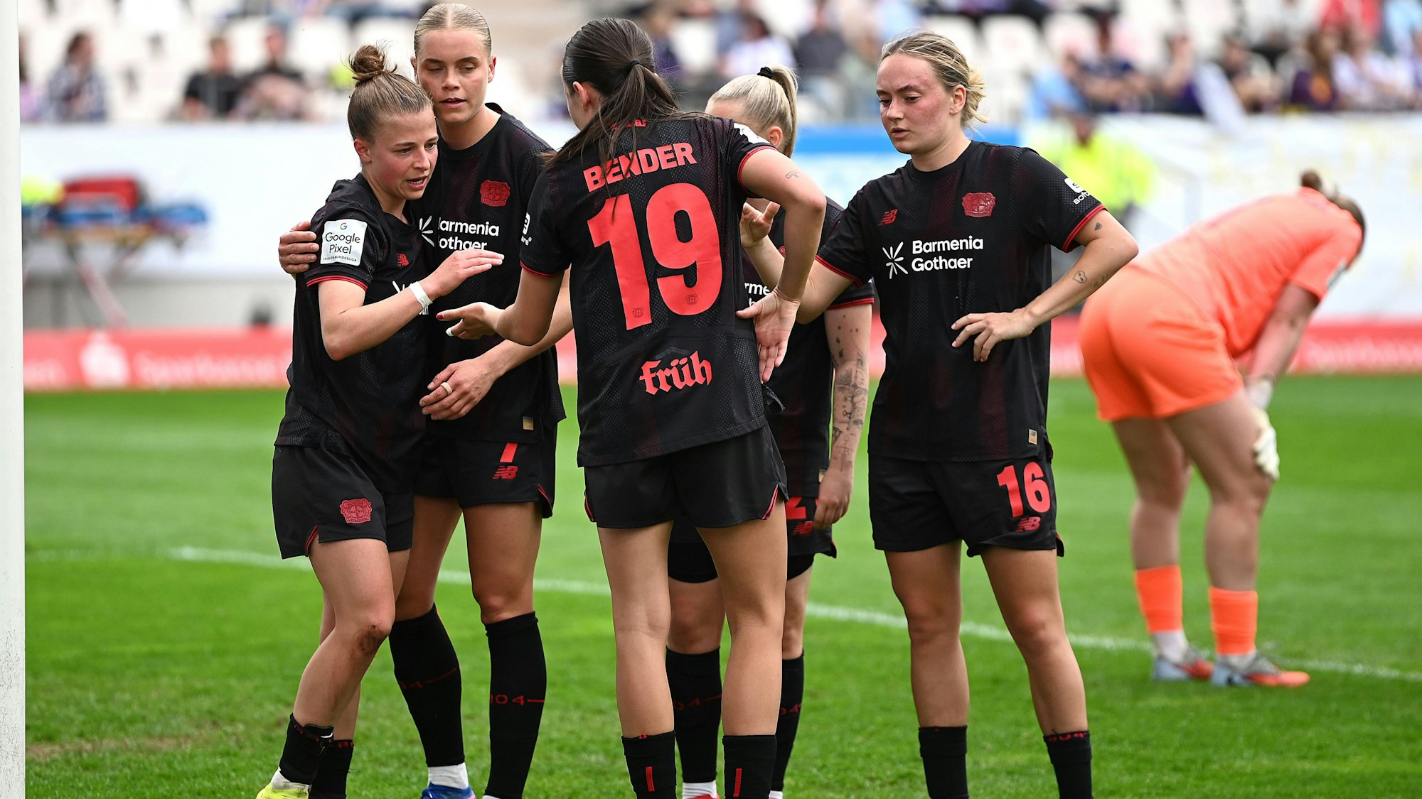Torjubel Kristin Kögel Google Pixel Frauen Bundesliga SGS Essen Bayer Leverkusen 03.05.2026 Torjubel Kristin Kögel Bayer Leverkusen, Google Pixel Frauen Bundesliga, 24. Spieltag, SGS Essen gegen Bayer Leverkusen am 03. Mai 2026 im Stadion an der Hafenstraße, Essen. *** Goal celebration Kristin Kögel Google Pixel Women Bundesliga SGS Essen Bayer Leverkusen 03 05 2026 Goal celebration Kristin Kögel Bayer Leverkusen , Google Pixel Women Bundesliga, 24 Matchday, SGS Essen vs Bayer Leverkusen on 03 May 2026 at Stadion an der Hafenstraße, Essen