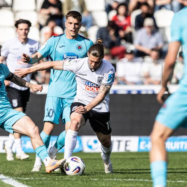 Fussball, Saison 2025/2026, 3. Liga, Donaustadion Ulm, 36. Spieltag, SSV Ulm 1846 Fußball - FC Viktoria Köln, 02.05.2026 02.05.2026, Fussball, Saison 2025/2026, 3. Liga, Donaustadion Ulm, 36. Spieltag, SSV Ulm 1846 Fußball - FC Viktoria Köln, v.l. 7 Simon Handle Viktoria Köln, 11 Dennis Chessa SSV Ulm 1846 Fußball Ulm Donaustadion Baden-Württemberg Deutschland *** Football, Season 2025 2026, 3 Liga, Donaustadion Ulm, 36 Matchday, SSV Ulm 1846 Football FC Viktoria Köln, 02 05 2026 02 05 2026, Football, Season 2025 2026, 3 Liga, Donaustadion Ulm, 36 Matchday, SSV Ulm 1846 Football FC Viktoria Köln, v l 7 Simon Handle Viktoria Köln , 11 Dennis Chessa SSV Ulm 1846 Football Ulm Donaustadion Baden Württemberg Germany
