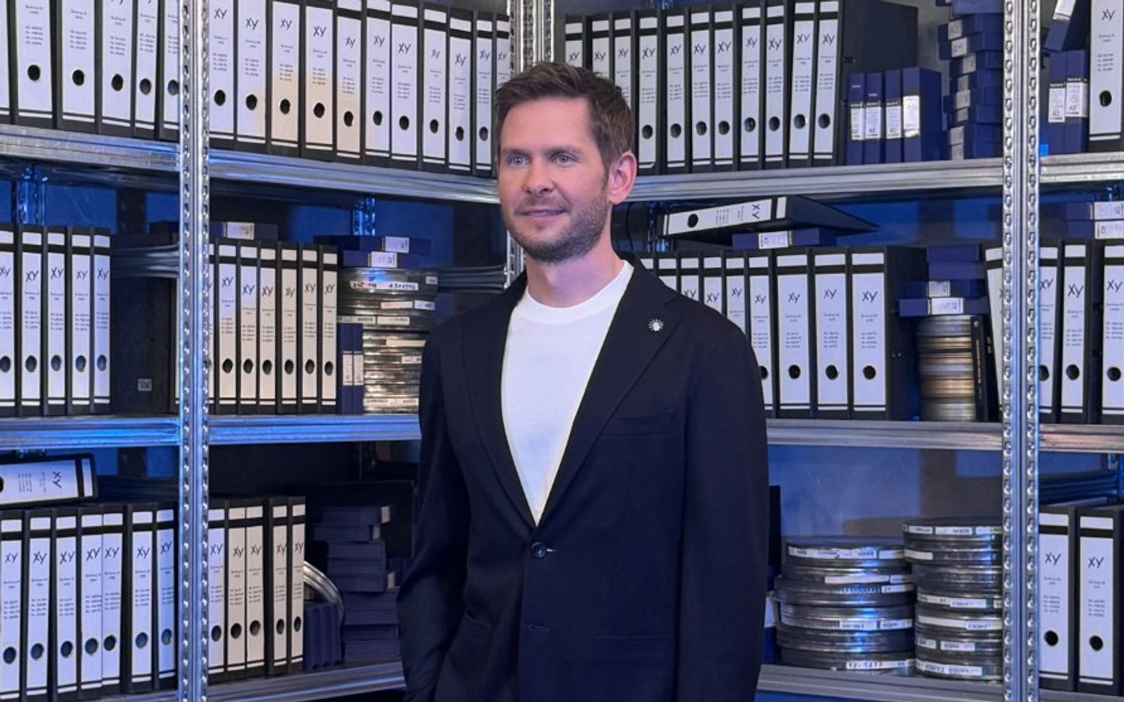 „Wir erklären das 'Warum'.“ Fabian Puchelt am letzten Drehtag von „XY Spuren des Verbrechens“ in München. (Bild: teleschau)