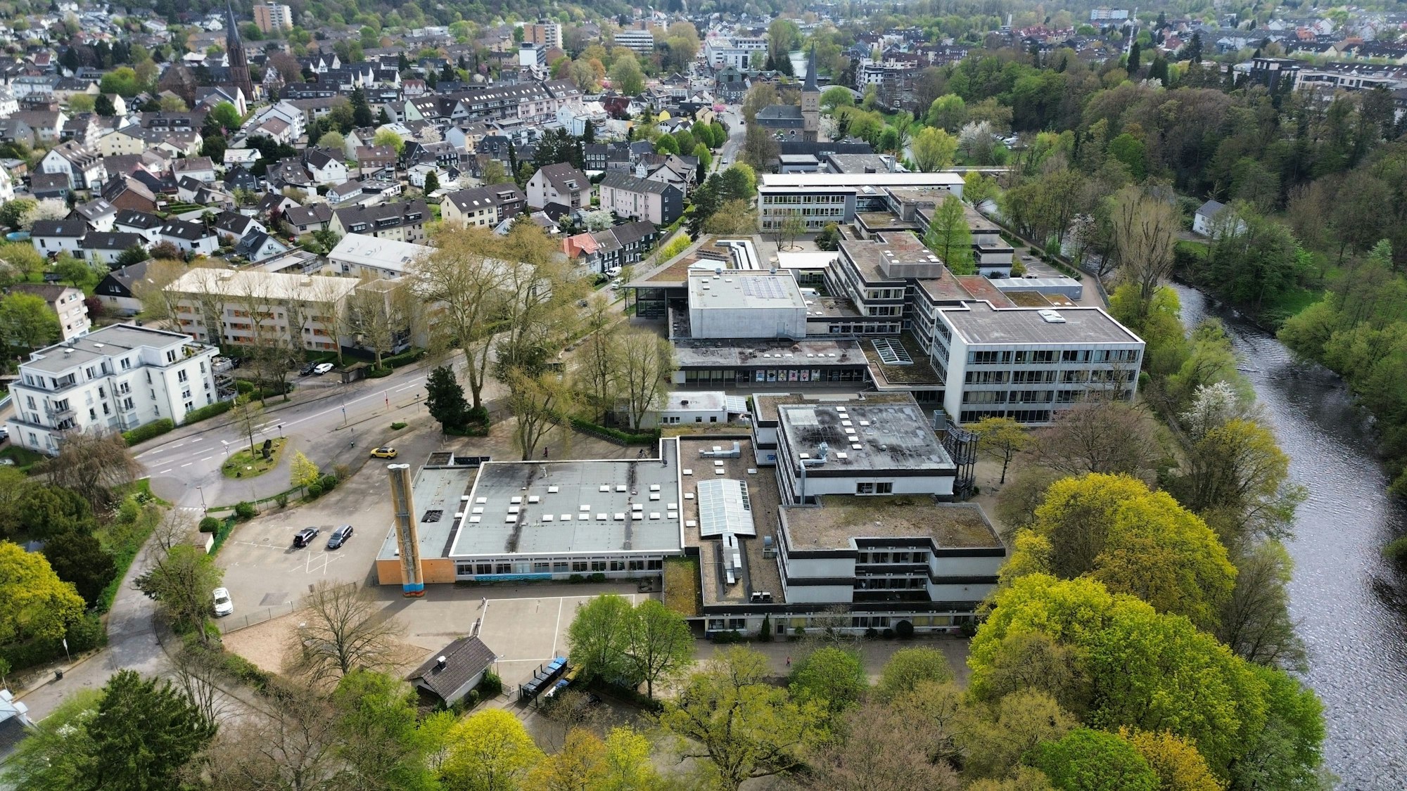 Das Schulzentrum in Leichlingen wird wegen zu hoher PCB-Belastung komplett neu geplant. Drei Varianten dafür werden jetzt weiterverfolgt.