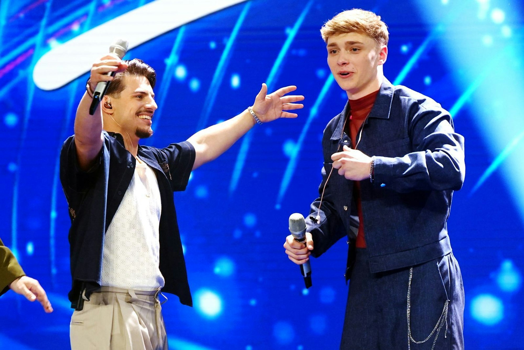 Der vierte Finalist wird Tyrell. Kontrahent Paco freut sich mit ihm. (Bild: RTL/Stefan Gregorowius)
