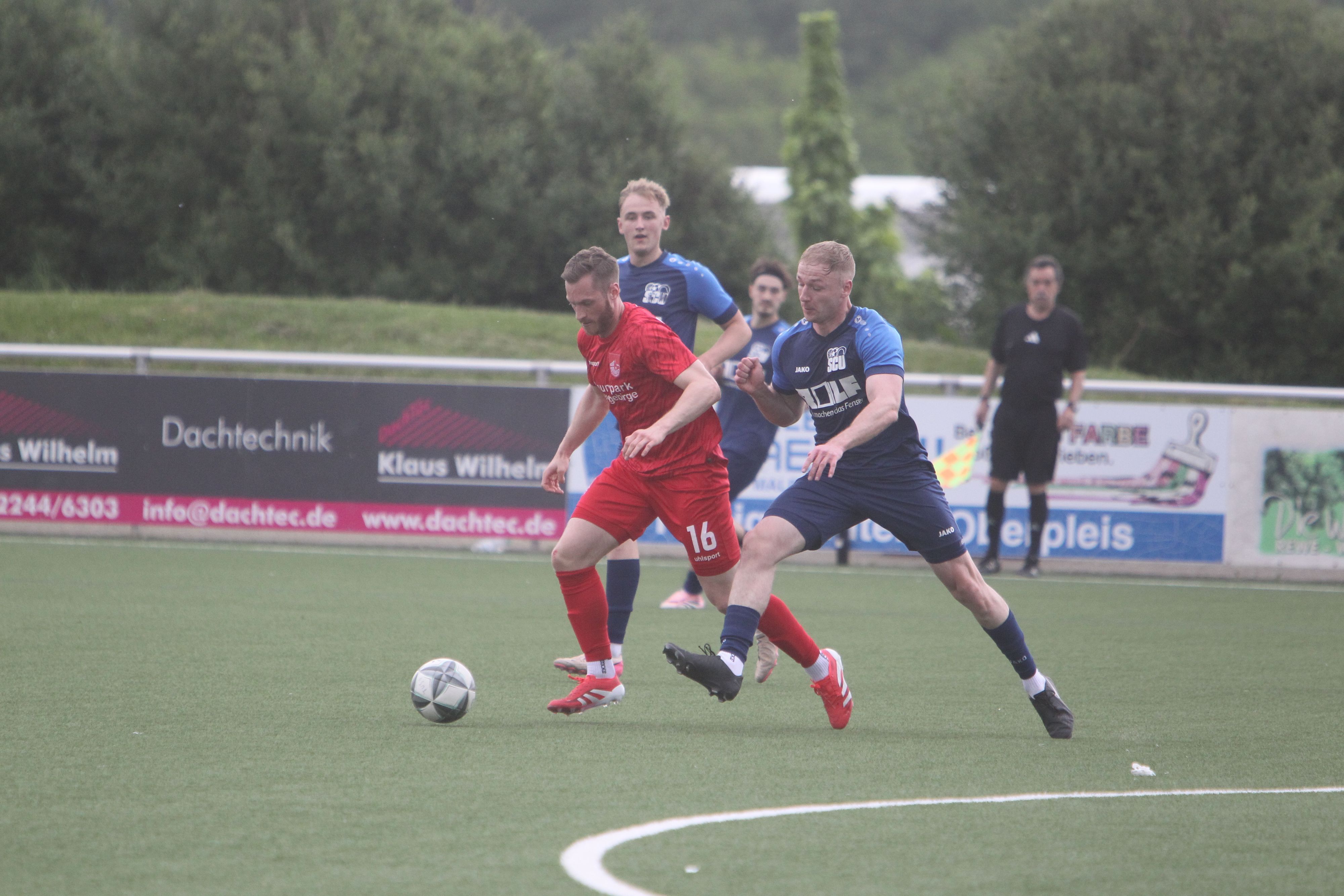 Jan Kostorz (links)