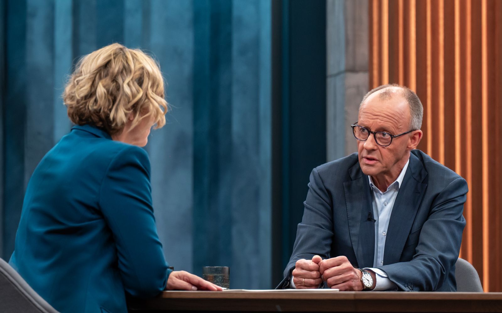 Friedrich Merz gab bei Caren Miosga Auskunft über den Zustand der Regierungskoalition. (Bild: ARD/ Thomas Ernst)