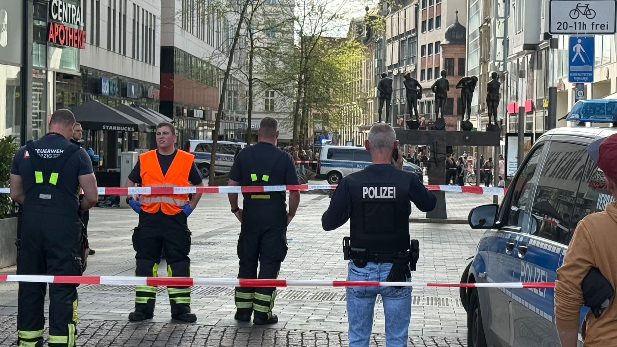 Das Unglück ereignete sich in der Nähe des Augustusplatzes. Ein Kriseninterventionsteam ist vor Ort.