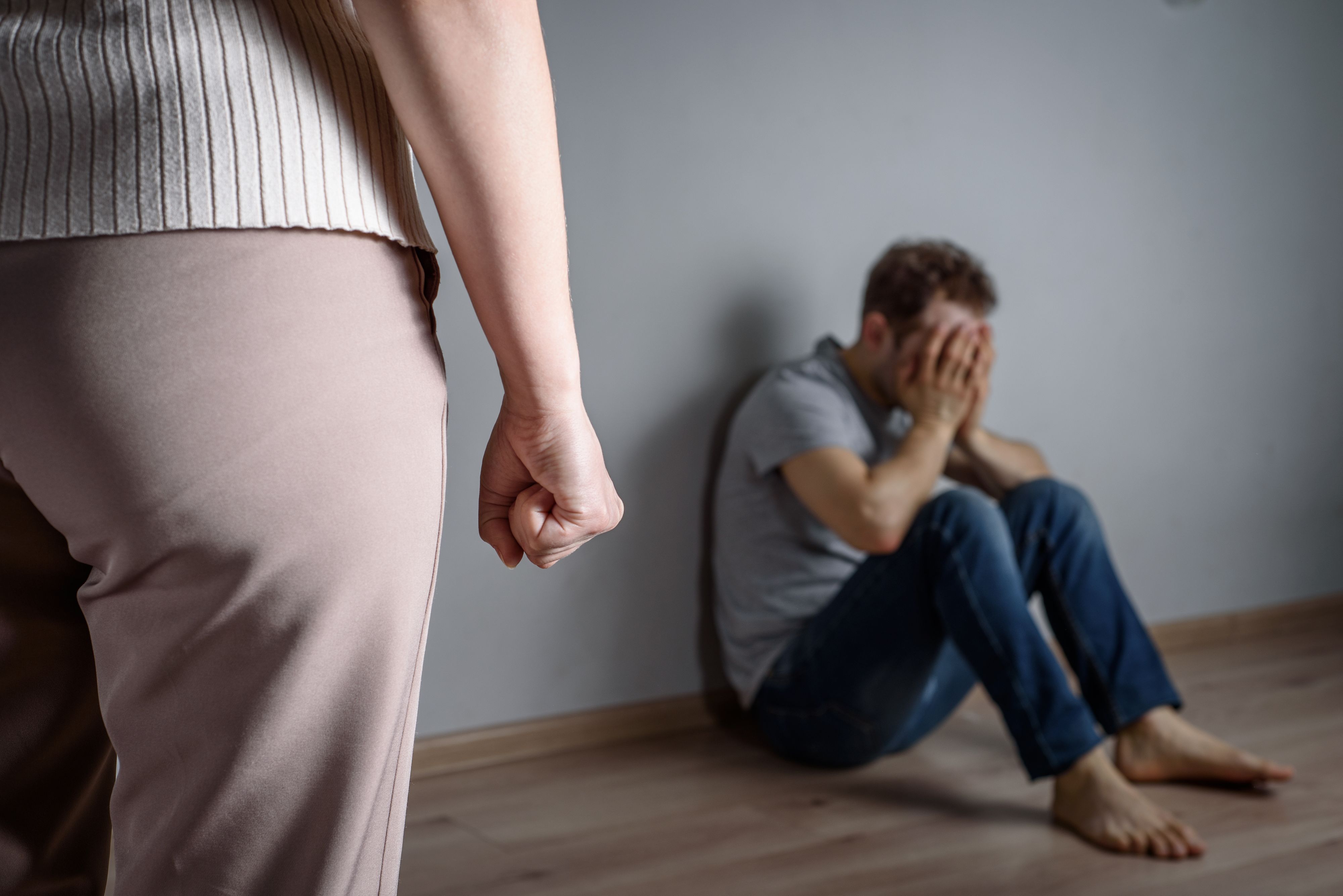 Häusliche Gewalt gegen Männer ist oft immer noch ein Tabuthema.