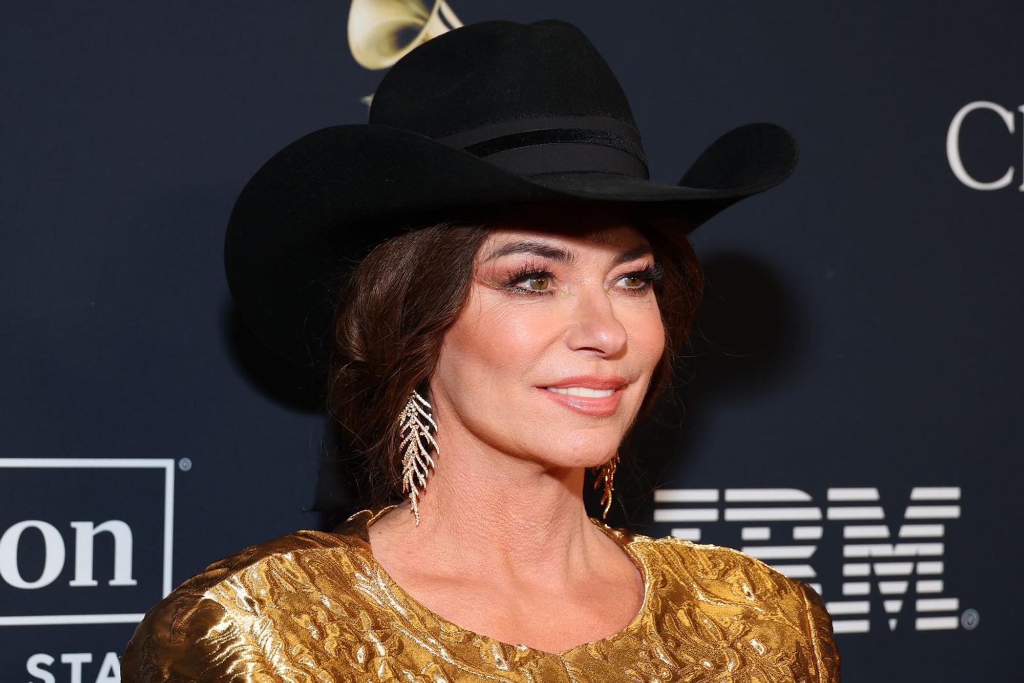 Shania Twain wuchs in großer Armut auf - und unter der Knute eines brutalen Stiefvaters. (Bild: Leon Bennett/Getty Images for The Recording Academy)
