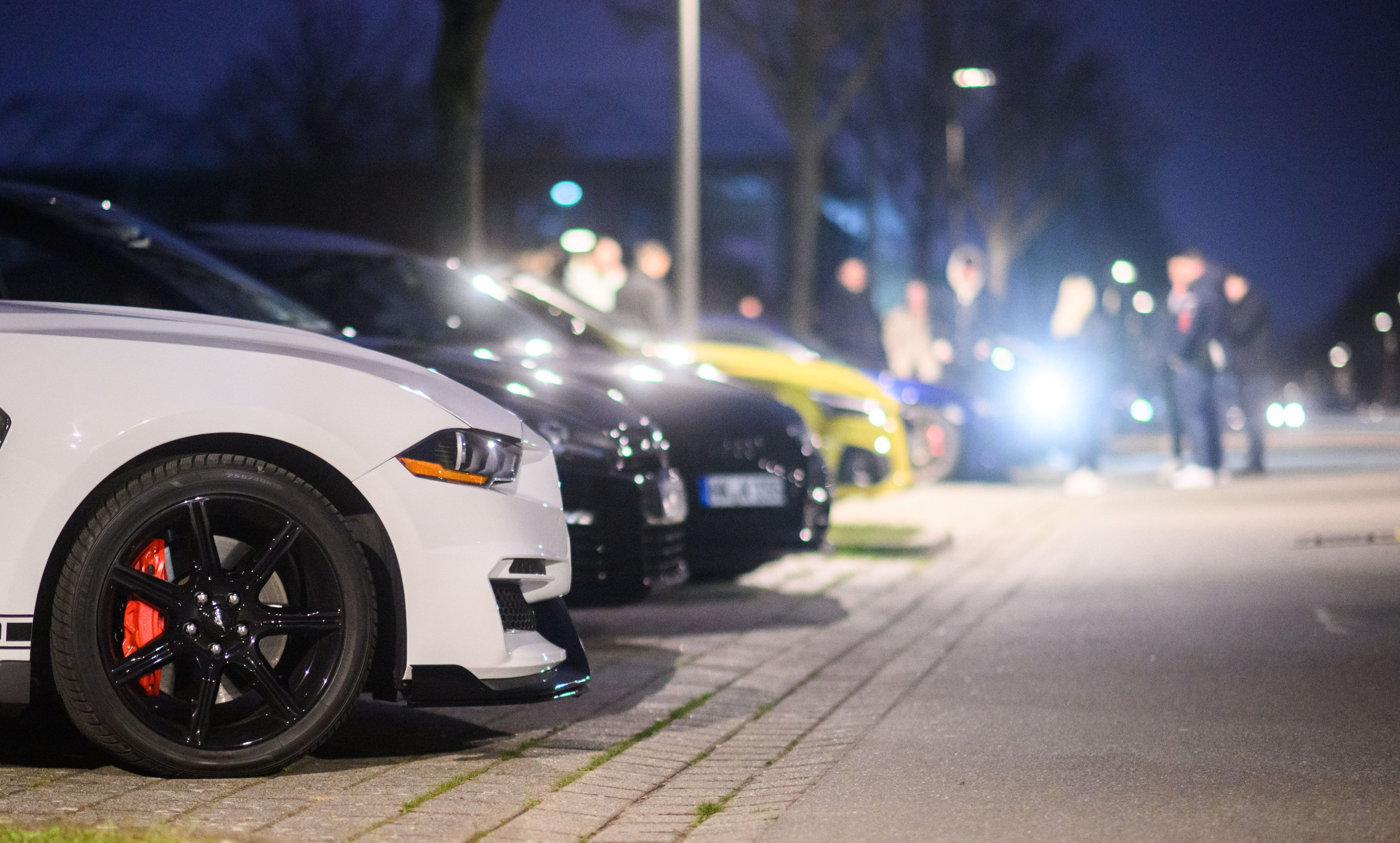 Die Polizei kontrolliert Anhänger der Autotuner-Szene.