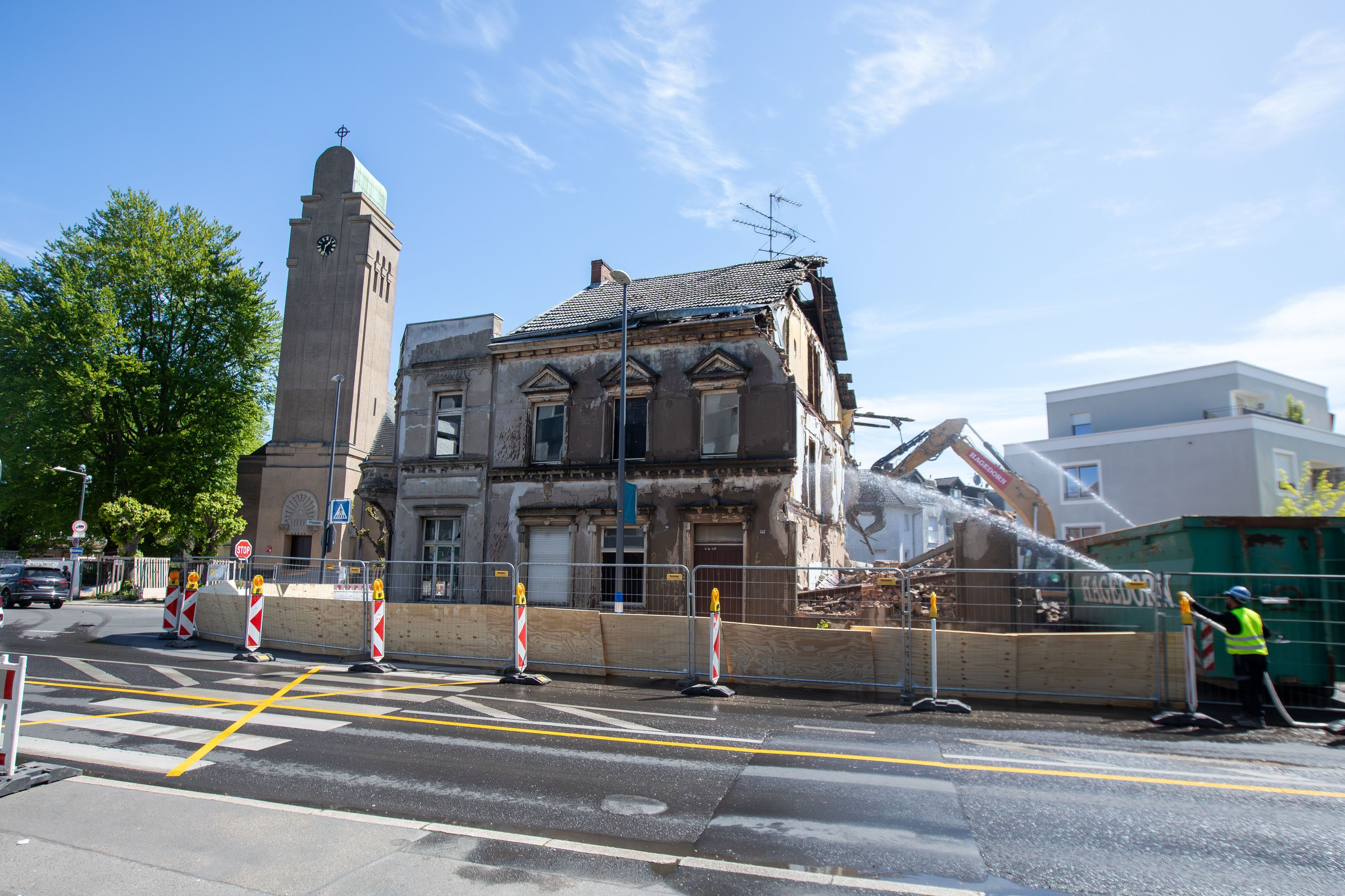 Das Sonnenhaus an der Hauptstraße, Ecke Poststraße, wird abgebrochen.