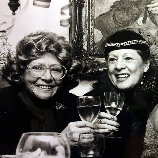 Lore Lorentz (l., Kommödchen")
und Alexandra Kassen ("Senftöpfchen")
Foto: Alfred Koch
