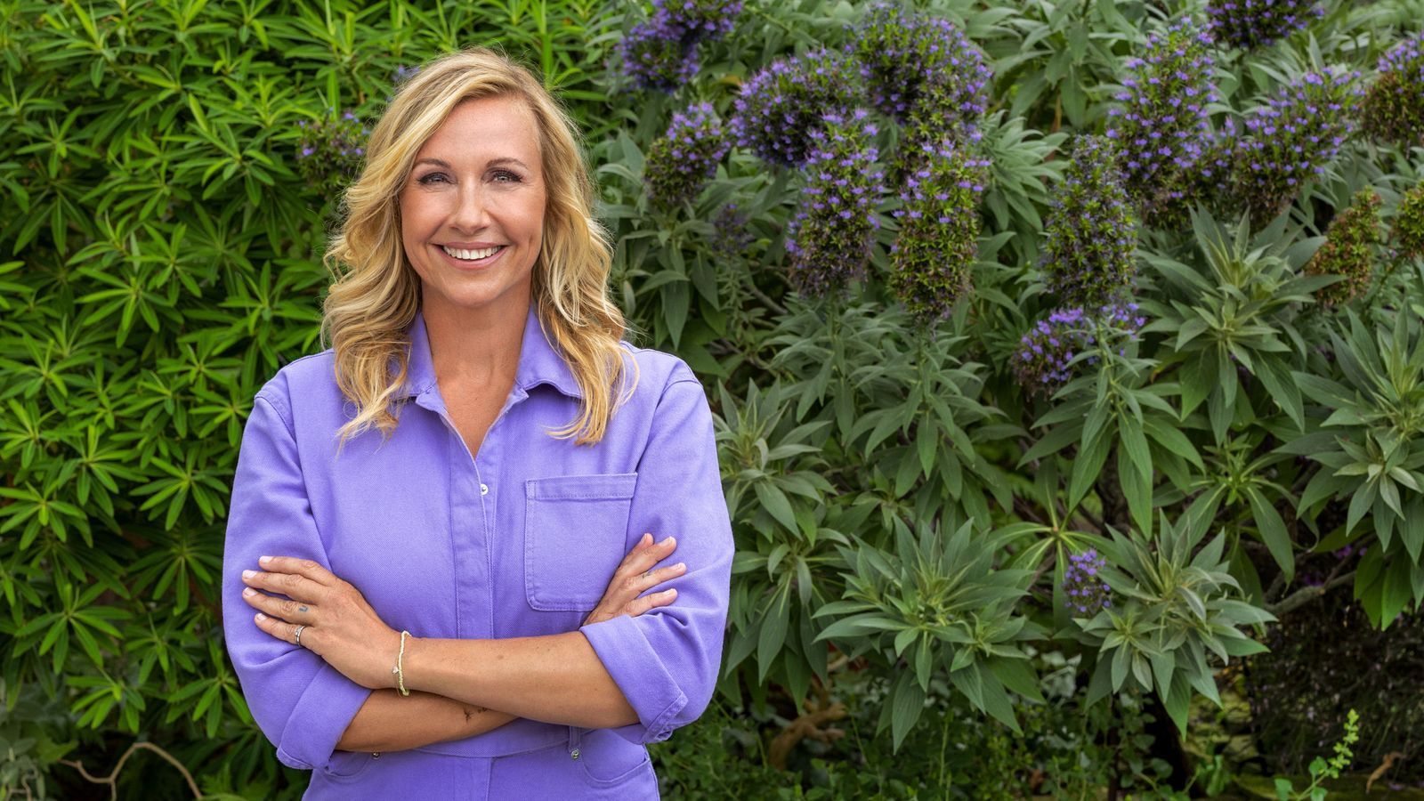 Gartenpflegetipps, Spiel, Spaß, Musik und Gäste aus allen Bereichen der Unterhaltungsbranche - dafür steht der von Andrea Kiewel moderierte „ZDF Fernsehgarten“  (Ab 10. Mai, sonntags, 12.00 Uhr). In diesem Jahr feiert er sein 40-jähriges Bestehen. (Bild:  ZDF / Marcus Höhn )