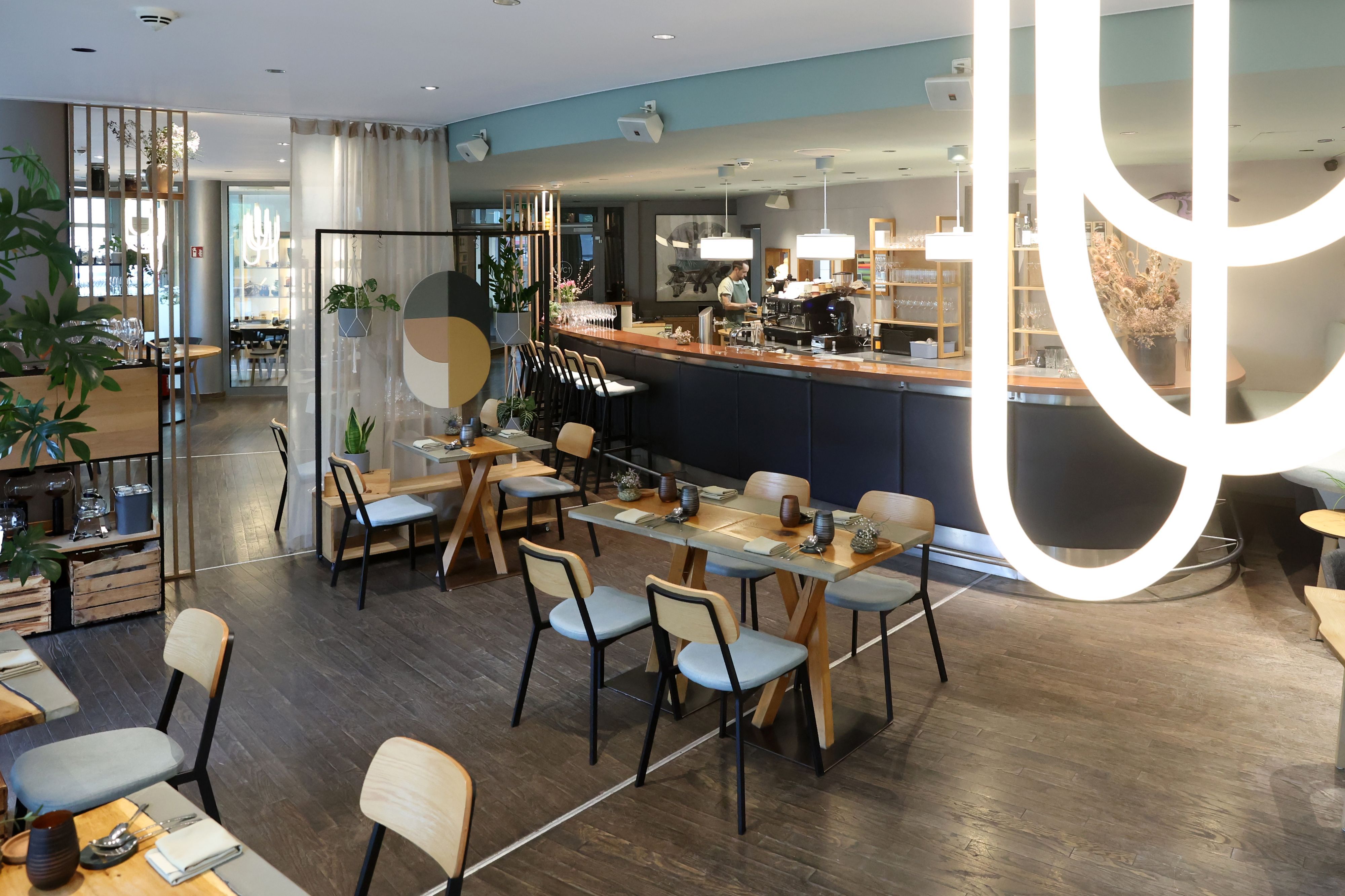 Das Restaurant NeoBiota in Köln von innen.