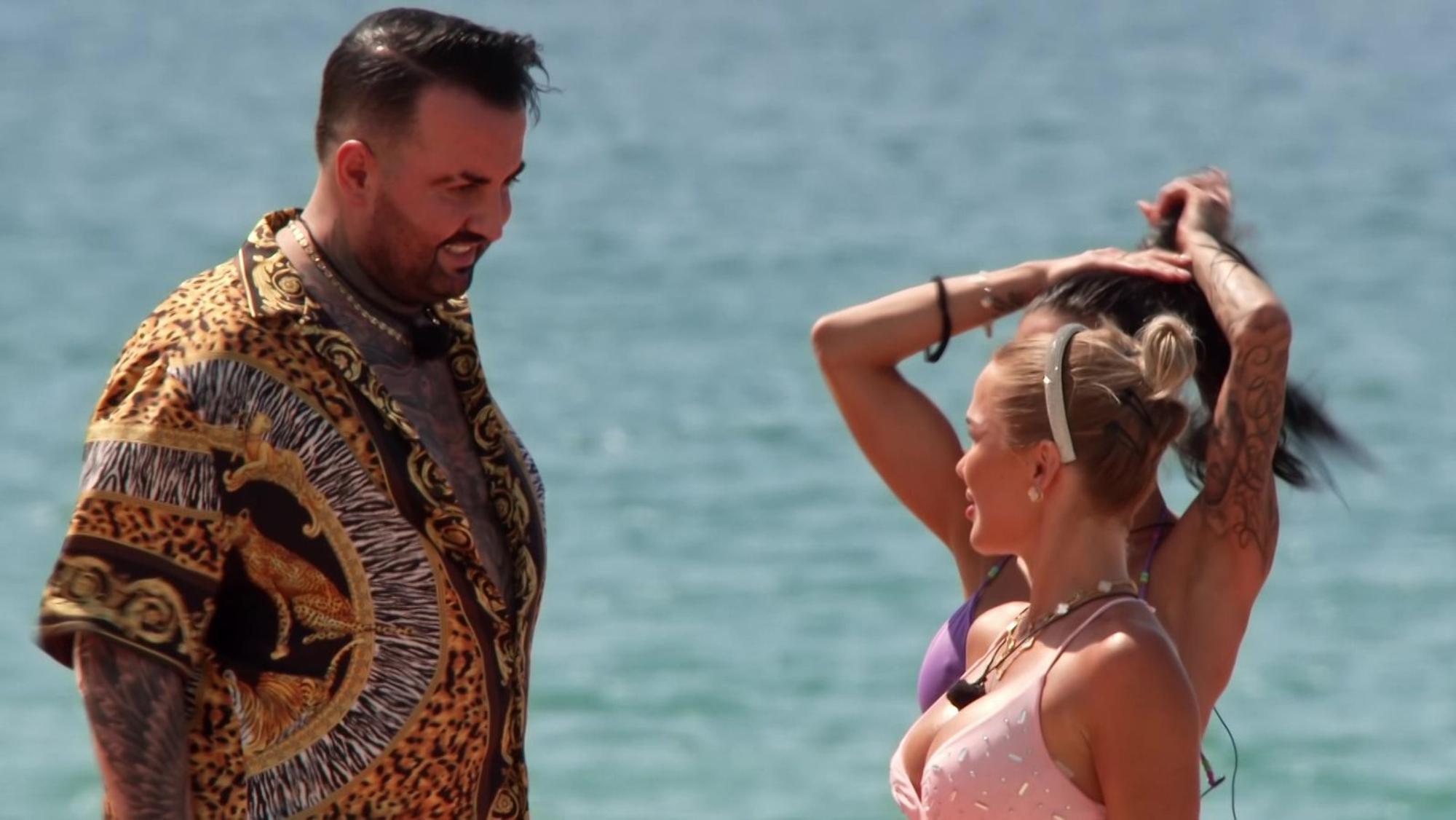 Mit Cosimo Citiolo und Emmy Russ wurde gleich zweimal neues Strandgut angeschwemmt. (Bild: RTLZWEI)