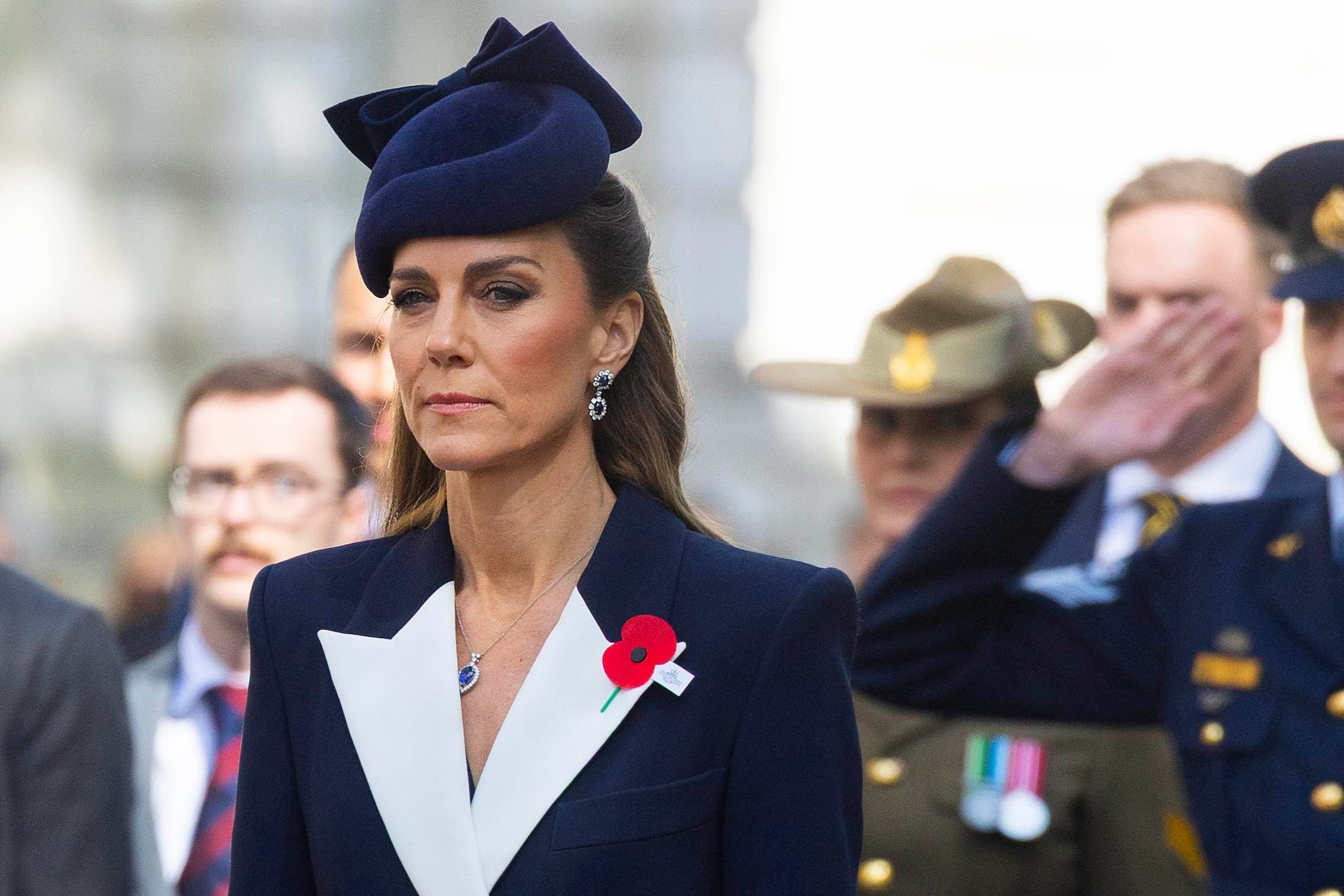 Prinzessin Kate nimmt an einer Kranzniederlegung und einer Parade zum Gedenken an den Anzac Day am Kenotaph in Whitehall im Zentrum Londons teil.
