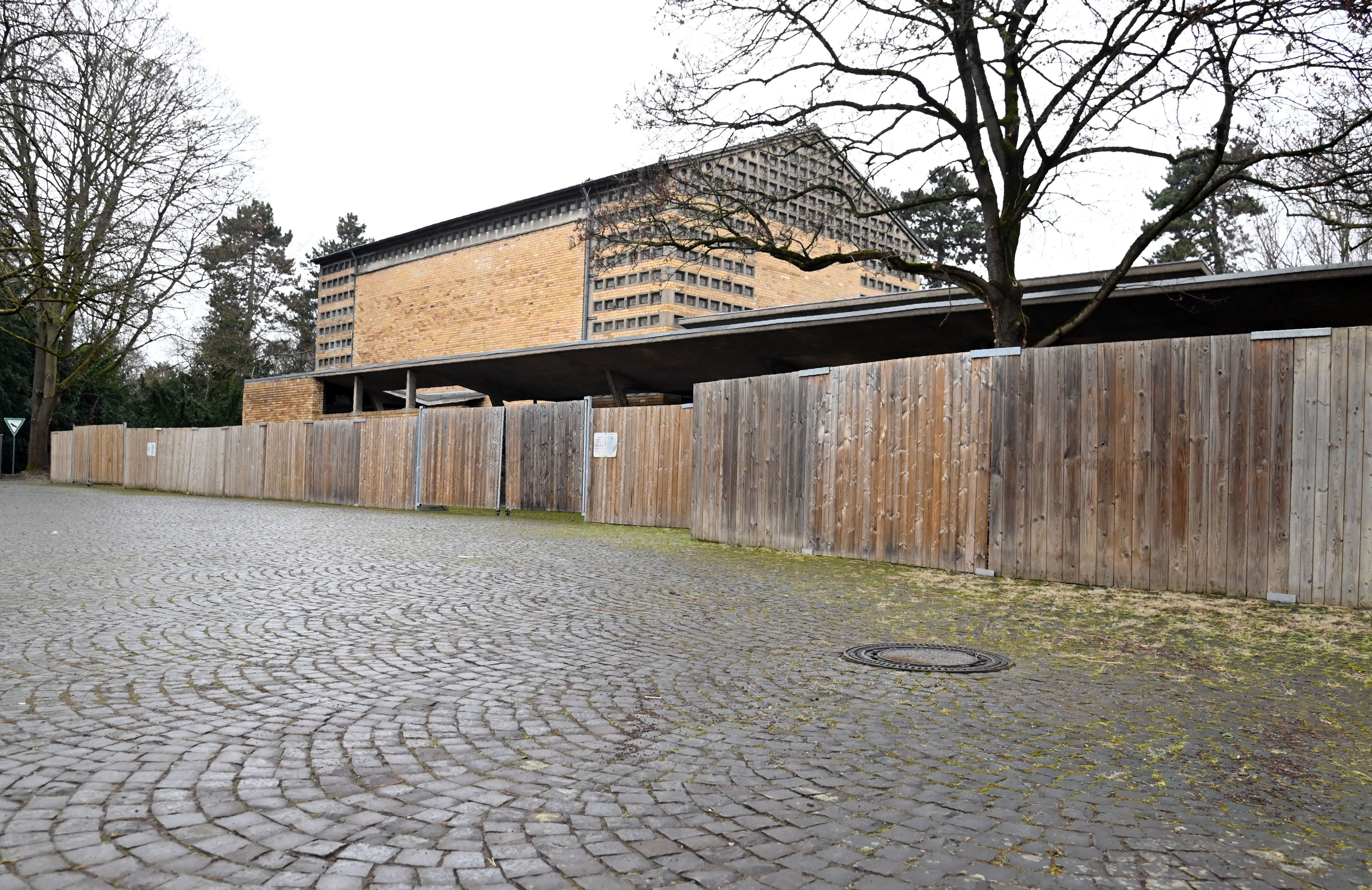 Die Trauerhalle am Haupteingang ist seit dem Frühjahr 2023 gesperrt.