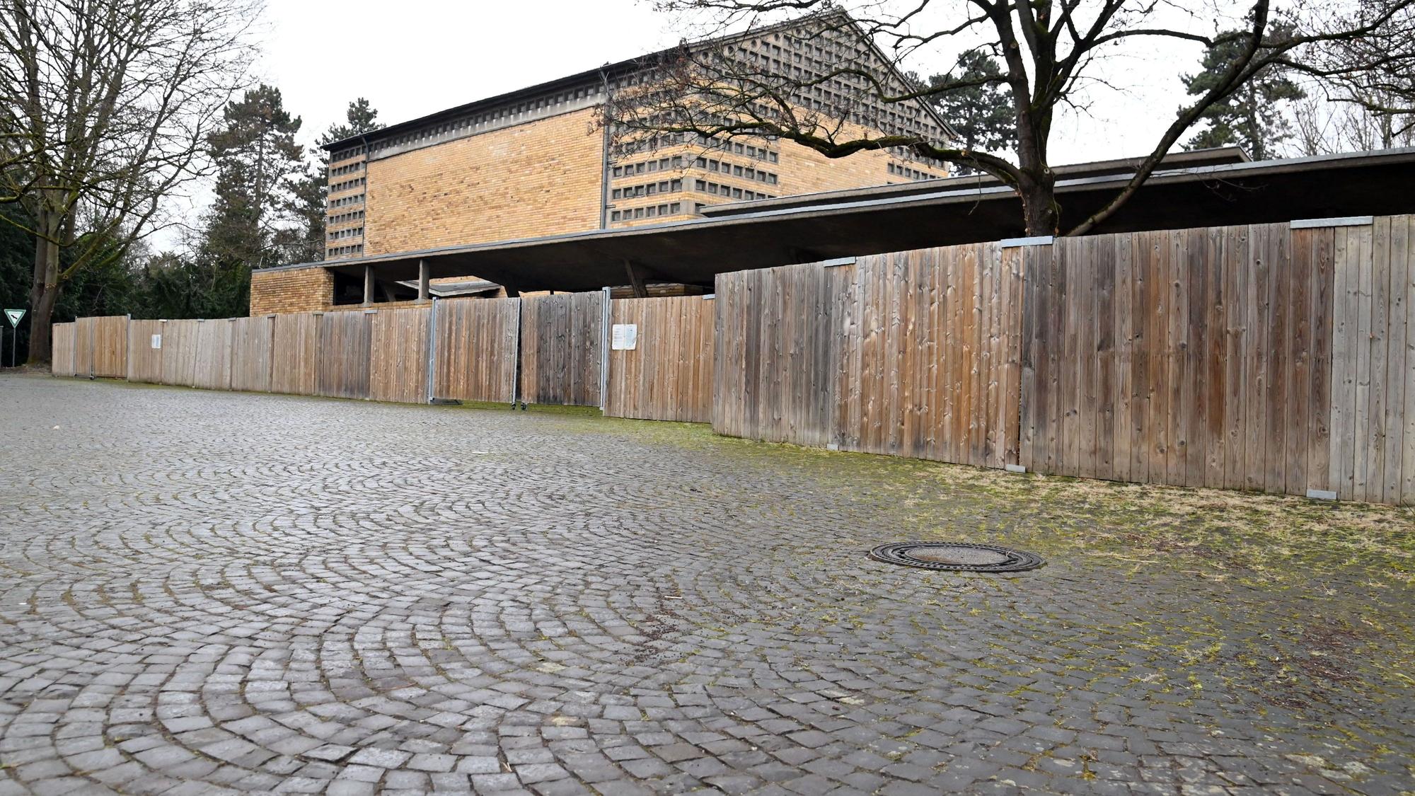 Die Trauerhalle am Haupteingang ist seit dem Frühjahr 2023 gesperrt.