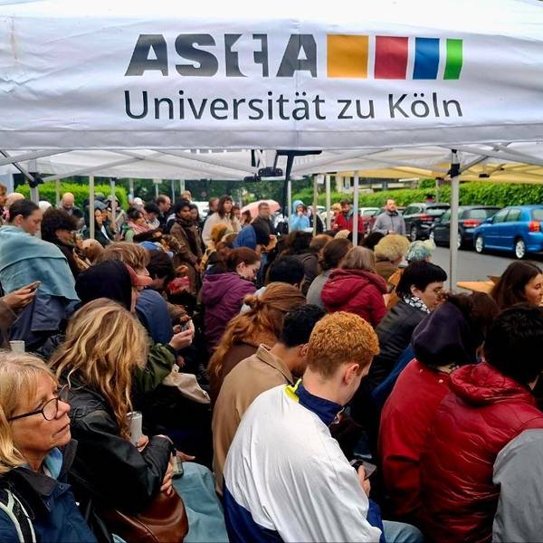 Die von Asta und Camp for Palestine organisierte Lesung mit Fabian Goldmann fand am Mittwoch statt im Unigebäude auf dem Bürgersteig als angemeldete Kundgebung statt.