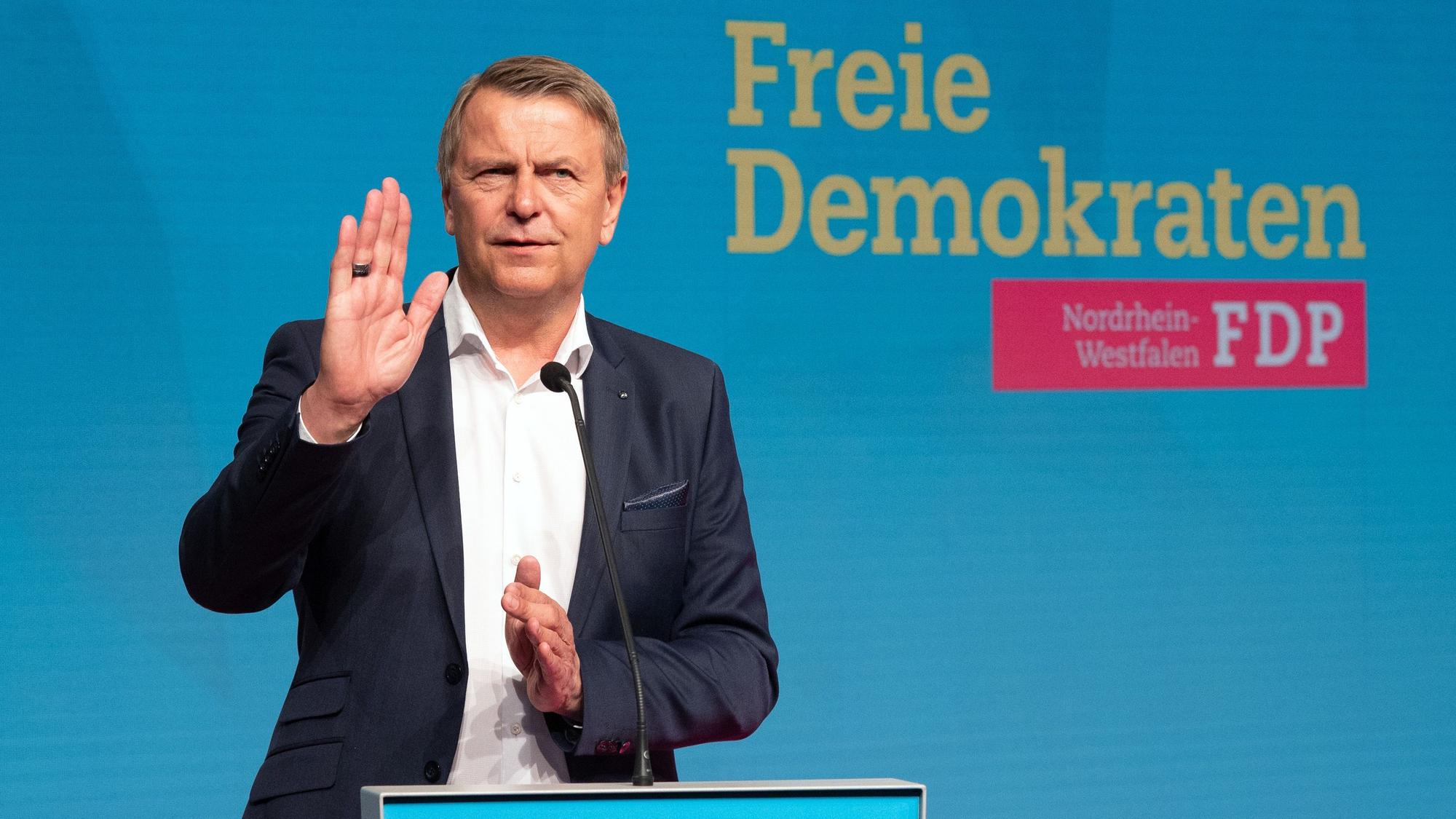 Christof Rasche, Verkehrsexperte der FDP im Landtag, spricht während eines Parteitages.