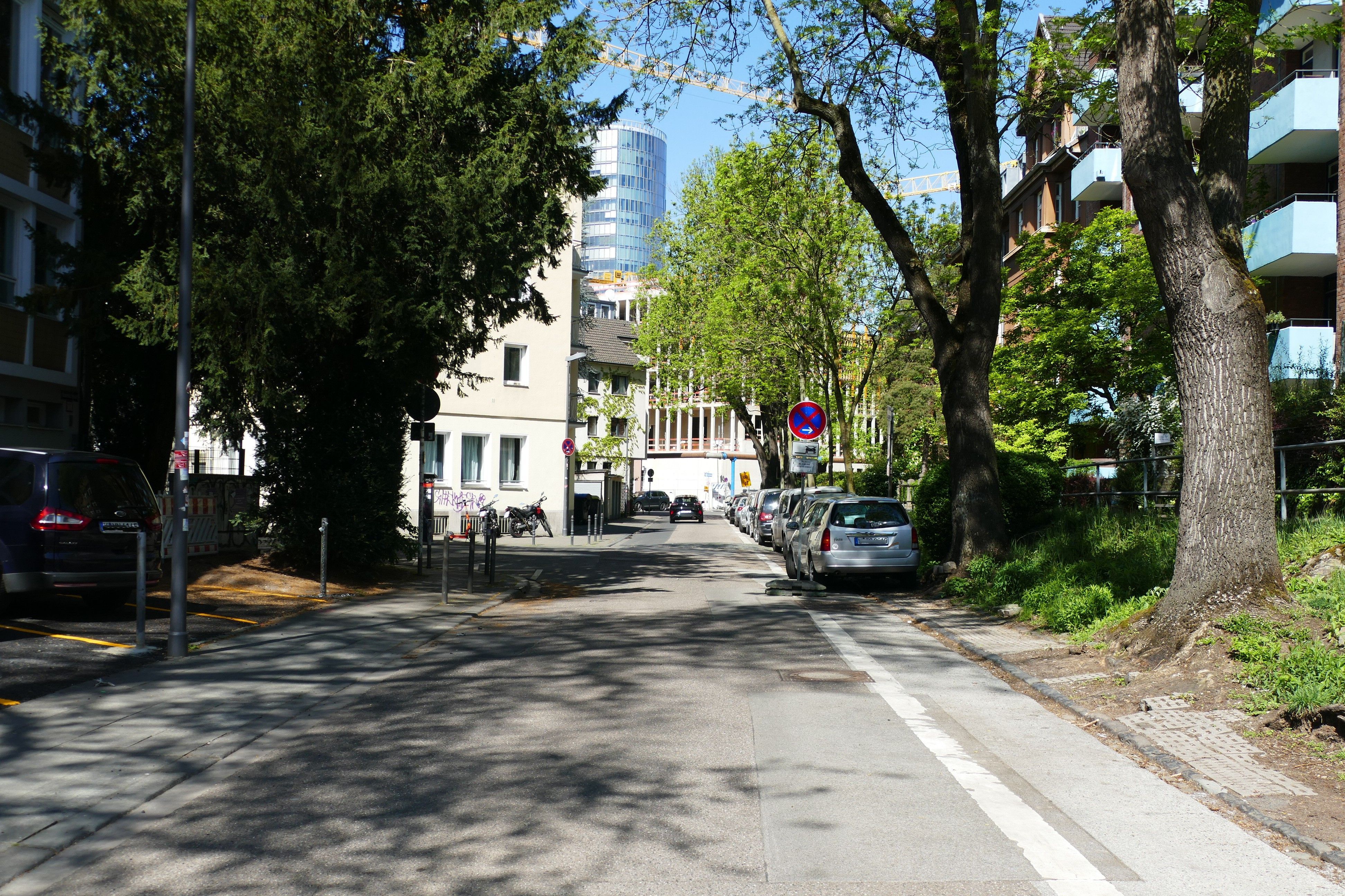 Die Kasemattenstraße in Deutz soll im Zuge einer klimarobusten Baumaßnahme umgestaltet werden.