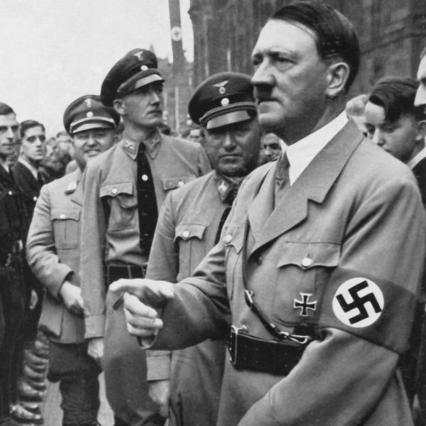 Siebter NSDAP-Parteitag in Nürnberg im Jahr 1935: Adolf Hitler und direkt links daneben der Kölner Nazi Robert Ley, Leiter der Deutschen Arbeitsfront.