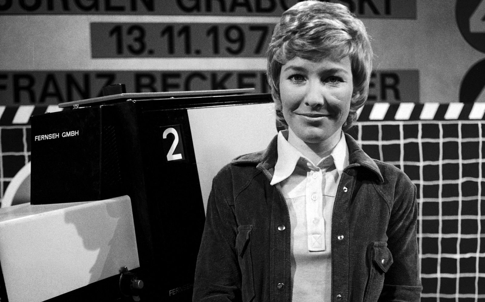 Carmen Thomas, Jahrgang 1946, moderierte am 3. Februar 1973 als erste Frau im deutschen Fernsehen eine Sportsendung. Wenig später unterlief ihr in „Das aktuelle Sportstudio“ der Versprecher „Schalke 05“. 

 (Bild: ZDF / Renate Schäfer)
