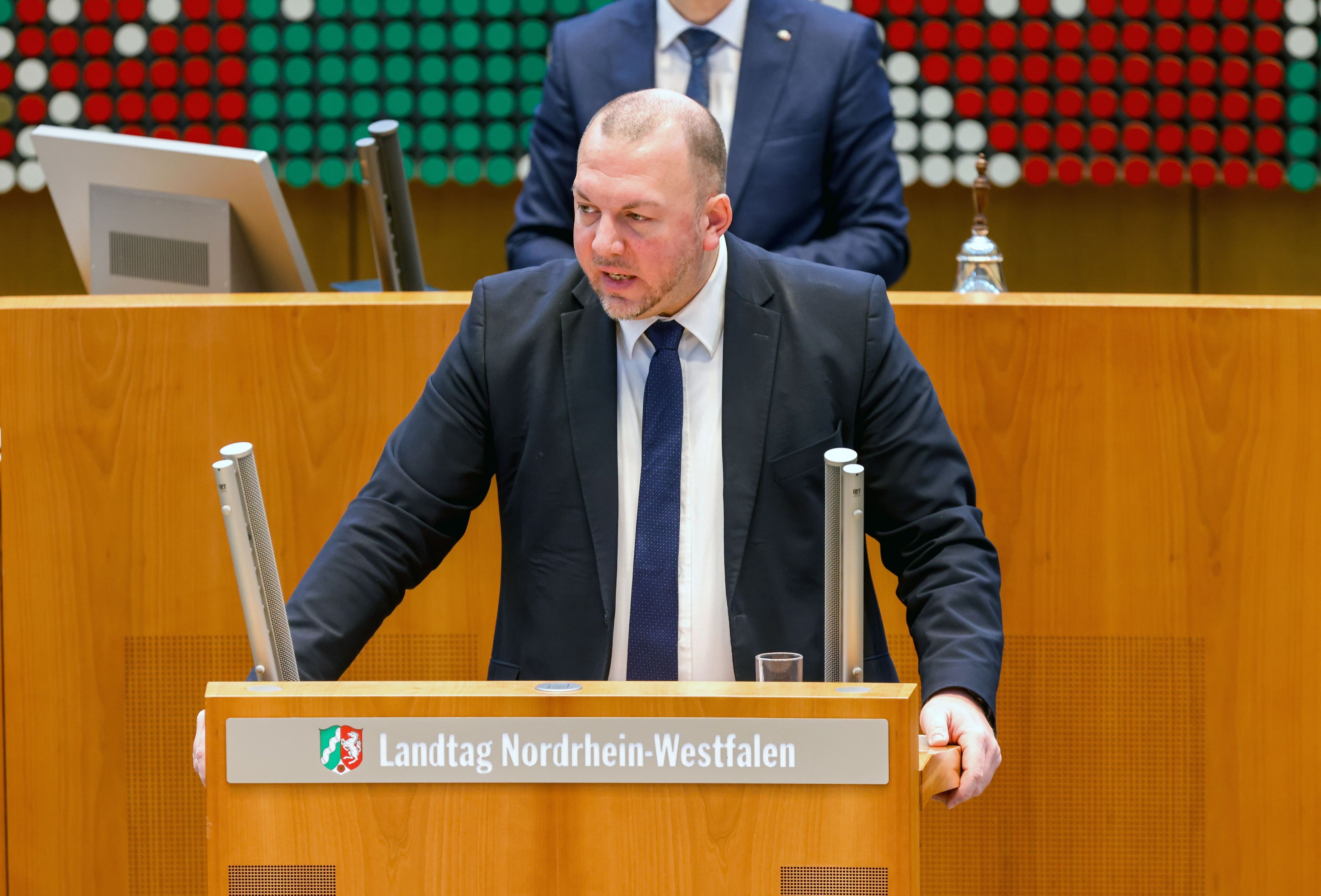 Klaus Esser (AfD) im Landtag: Seine 85-jährige Angestellte arbeitet nach Vorwürfen der Vetternwirtschaft nun nicht mehr für ihn.