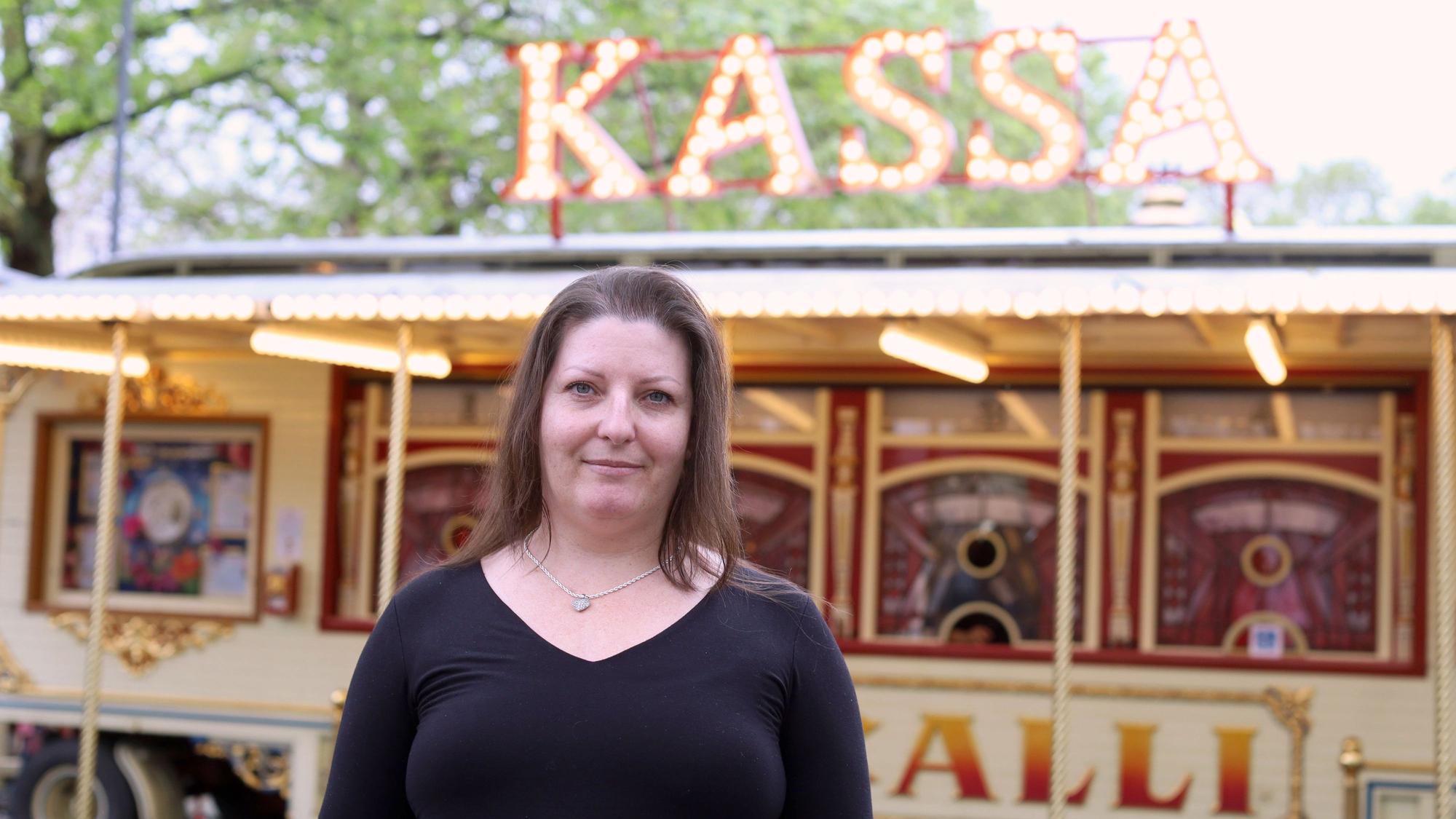06.05.2026, Köln: Roncalli: Das sind die Menschen hinter den Kulissen, die den Laden am Laufen halten: Nadine Koterba, Leitung Circuskasse Foto: Arton Krasniqi