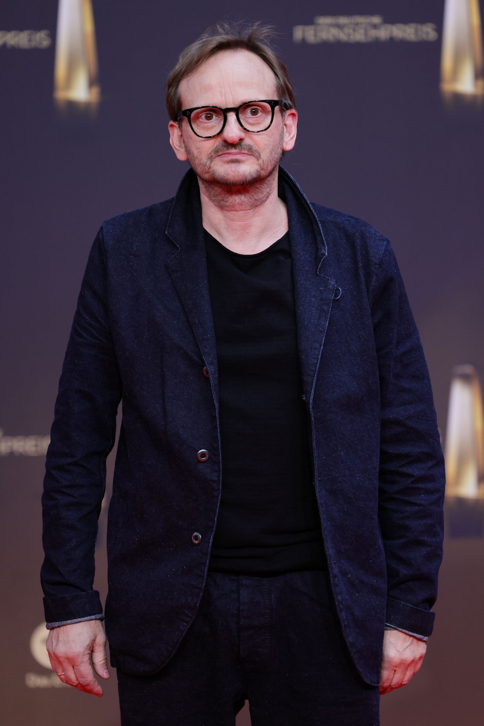 Schauspieler Milan Peschel (58) ist auf die Rolle des liebenswert-verpeilten Underdogs abonniert. Nach über sechs Jahren kehrt er als hypersensibler Kommissar „Danowski“ zurück. 
 (Bild: 2022 Getty Images/Andreas Rentz)