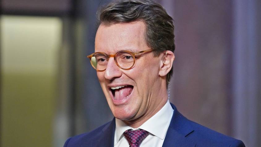 Hendrik Wüst (CDU,) ist Ministerpräsident von Nordrhein-Westfalen.