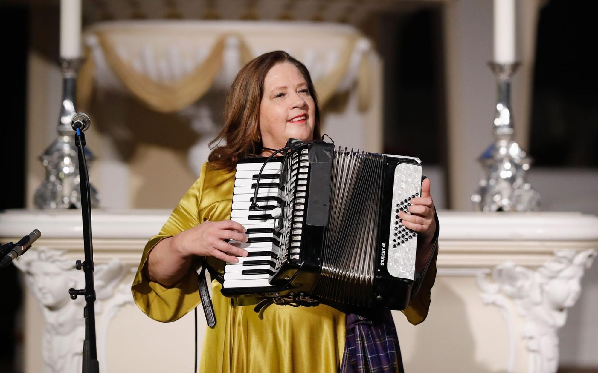 Kathy Kelly ist bis heute ein offizielles Bandmitglied zur Kelly Family. (Bild: 2017 Getty Images/Andreas Rentz)