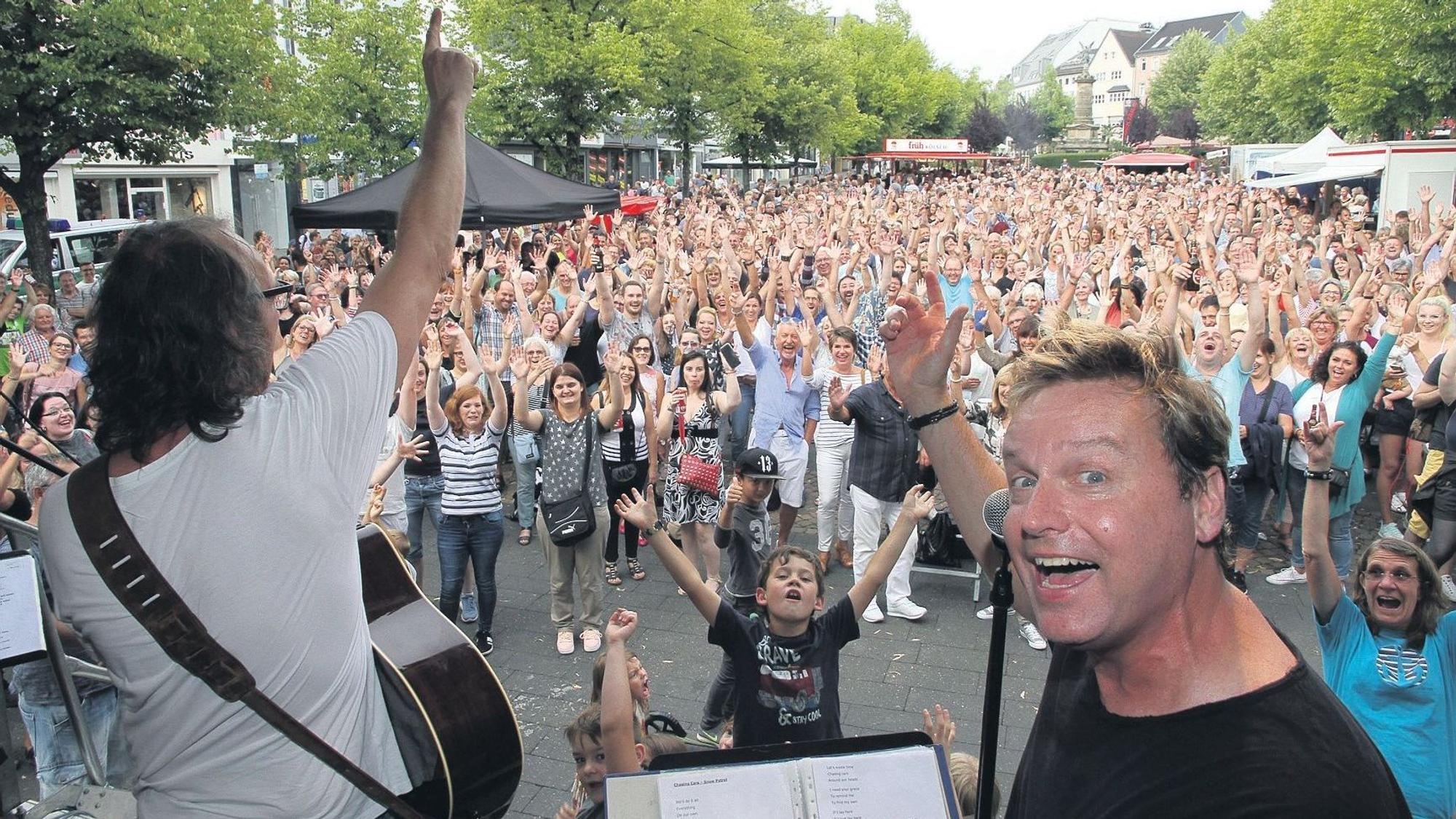 Lustige Musikanten, Konzert auf dem Siegburger Markt , Sänger Mirko Bäumer