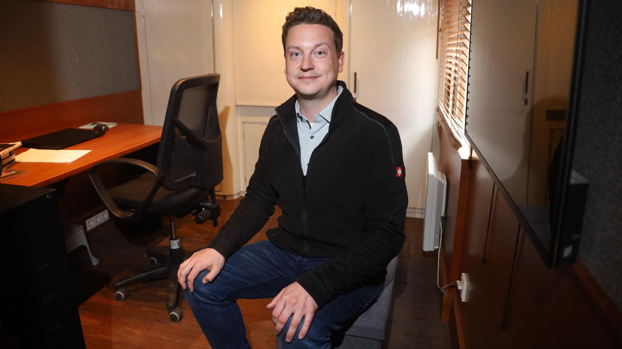 06.05.2026, Köln: Roncalli: Das sind die Menschen hinter den Kulissen, die den Laden am Laufen halten: Christian Lindenberg, Leitung Produktionsteam Foto: Arton Krasniqi
