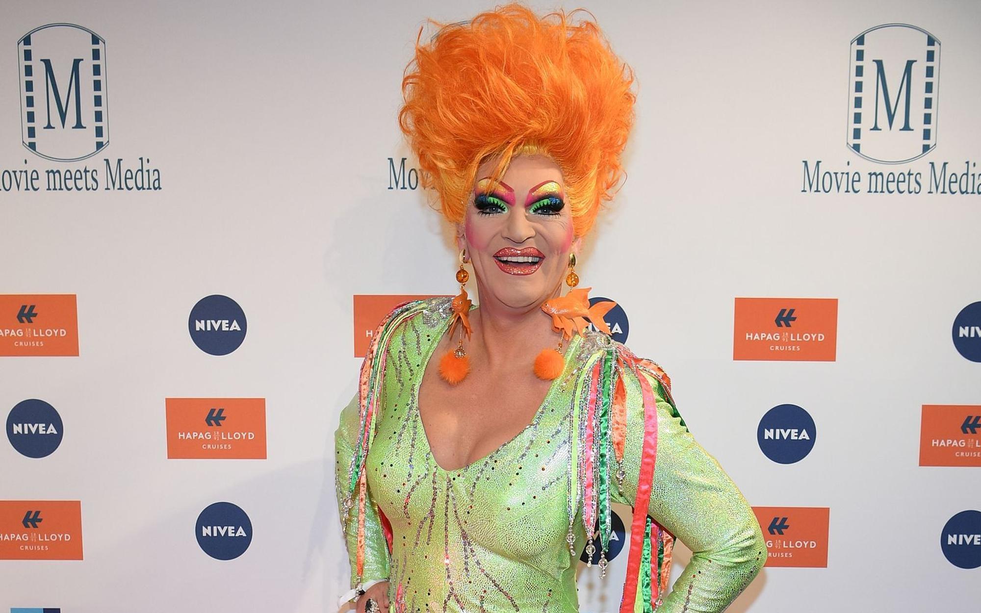 „Wenn ich damals gefragt worden wäre, hätte ich sicher nicht schwul und Travestie gewählt, sondern hetero, weil das der einfachere Weg ist“, sagt Olivia Jones im Interview. (Bild: 2018 Getty Images/Oliver Hardt)