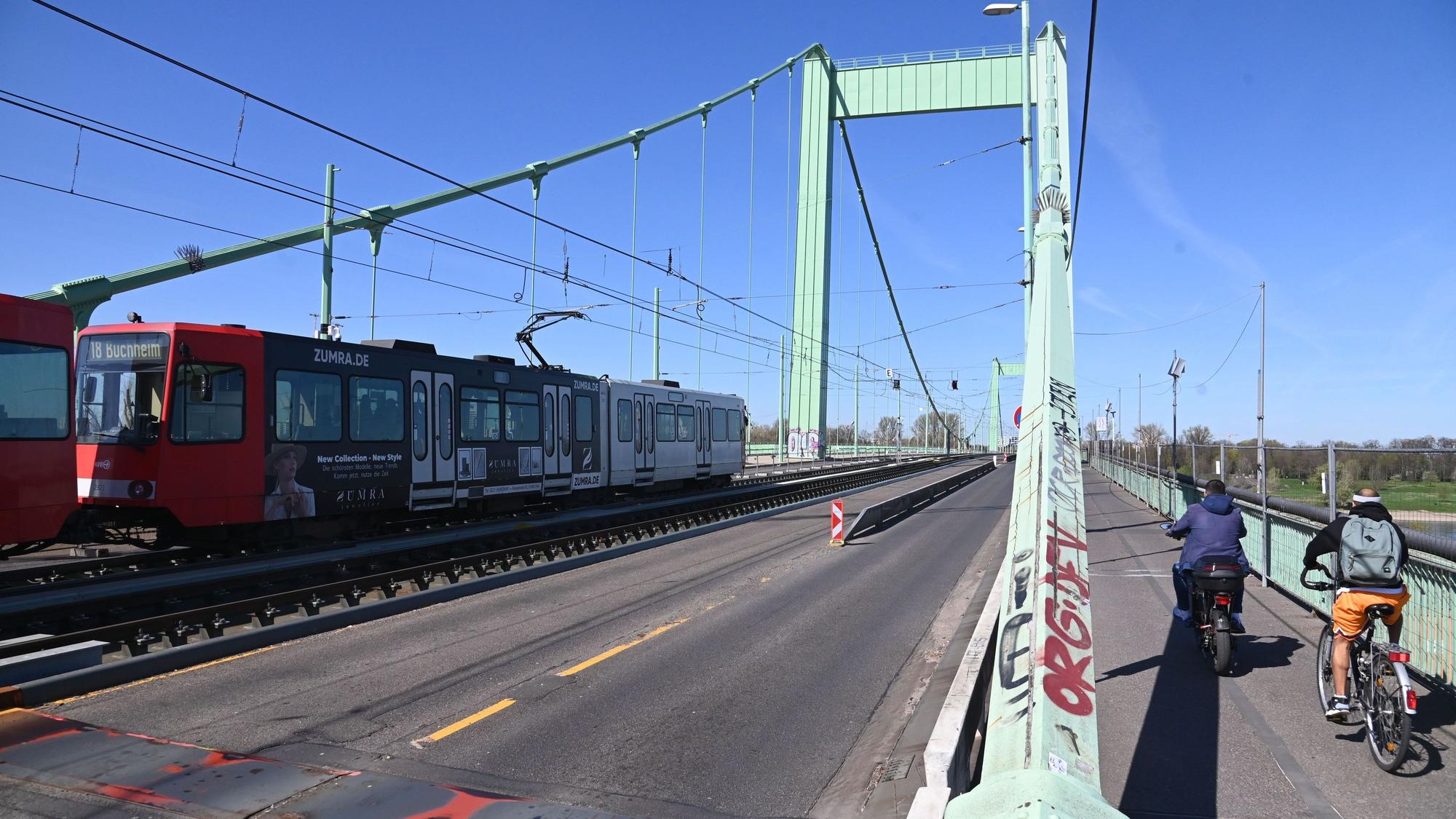 Die Mülheimer Brücke wird für eine halbe Milliarde Euro Baukosten (Stand jetzt) saniert.
