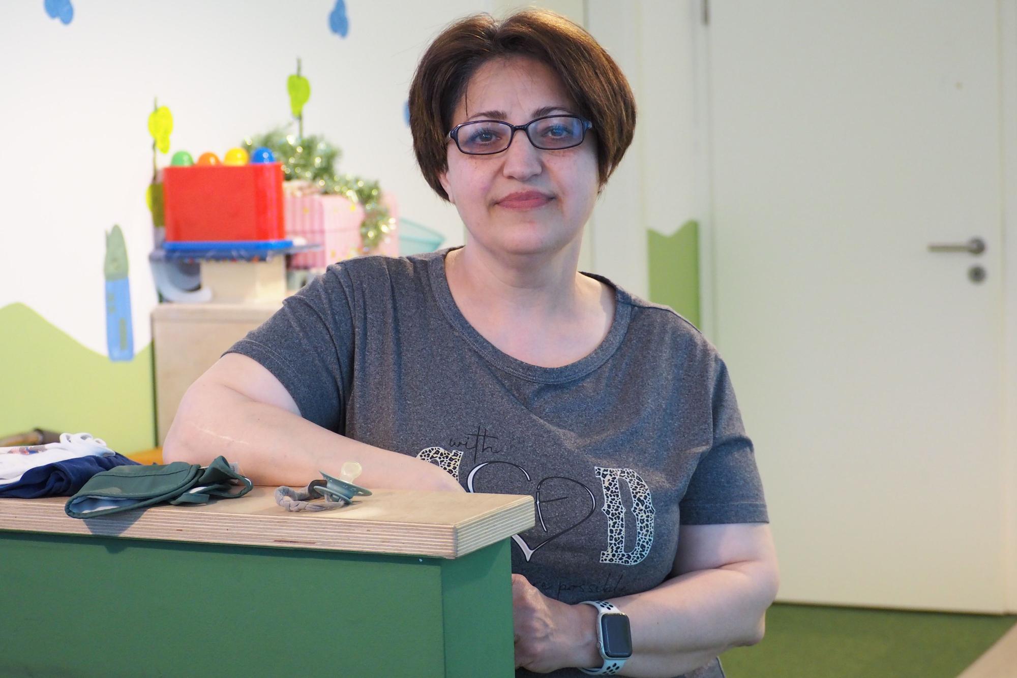 Maryam Agah, 53 Jahre alt, ist Tagesmutter am Barbarossaplatz.