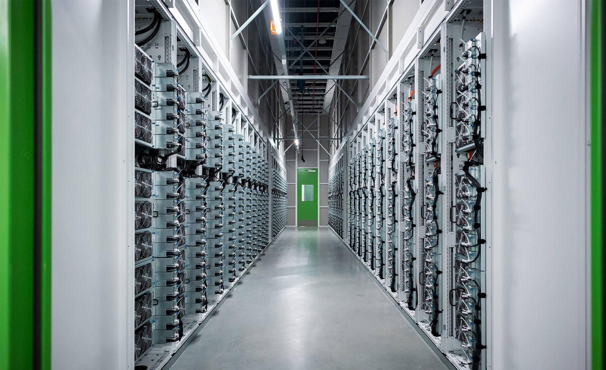 Die KI-Offensive von Microsoft braucht enorme Mengen Strom: Rechenzentren wie dieses in Wisconsin treiben den Energieverbrauch des Konzerns weiter in die Höhe.