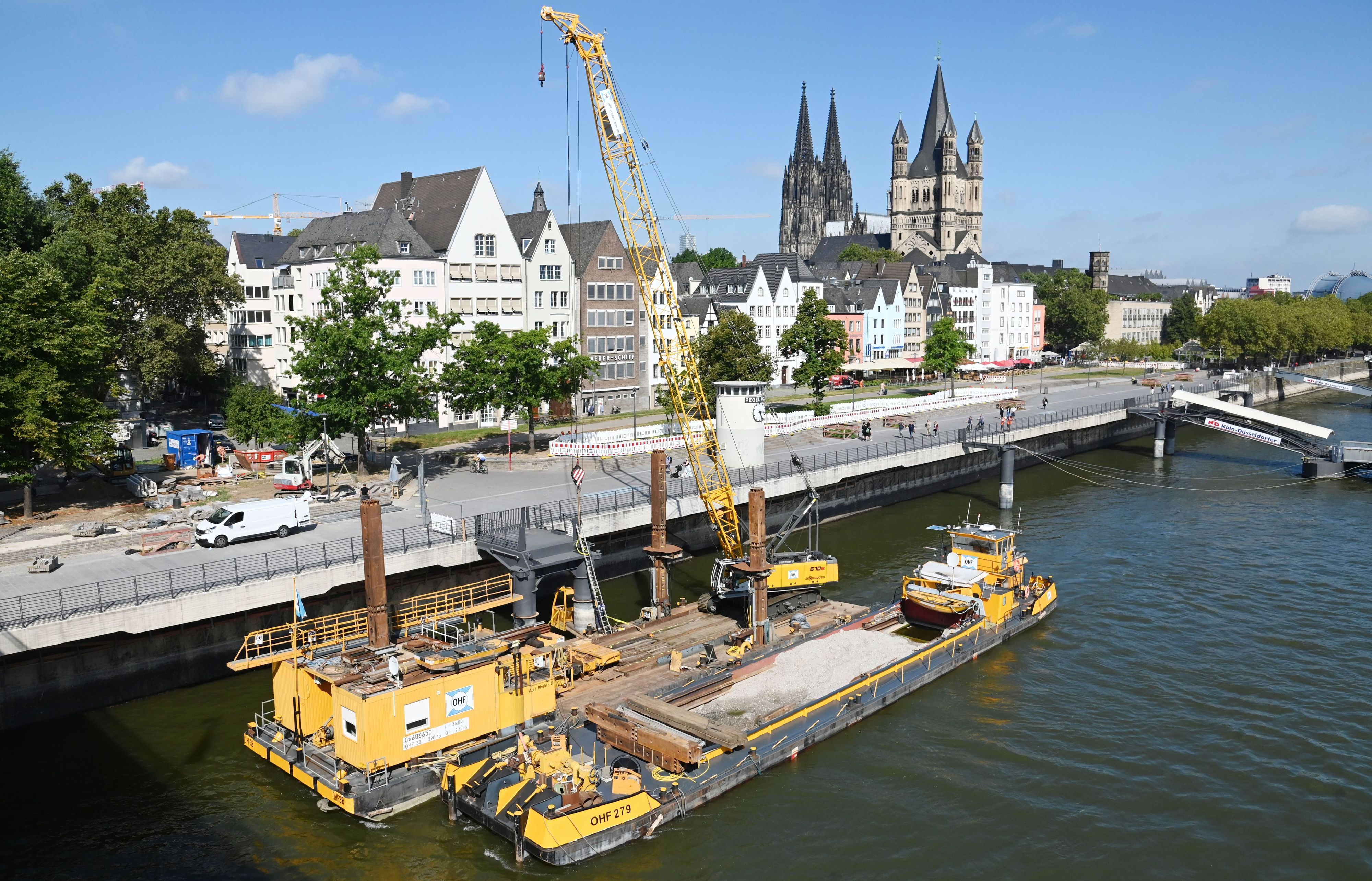 Die Stadt Köln hat die Kragplatte am Rheinufer erneuern lassen.