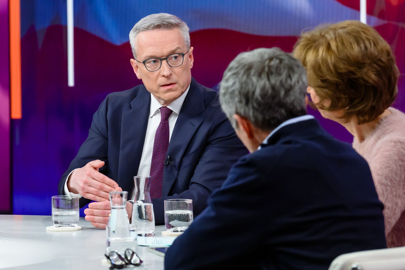 Digitalminister Karsten Wildberger (CDU) ist zuversichtlich, dass Deutschland noch nicht im globalen KI-Rennen abgehängt ist. (Bild: ZDF/Svea Pietschmann )