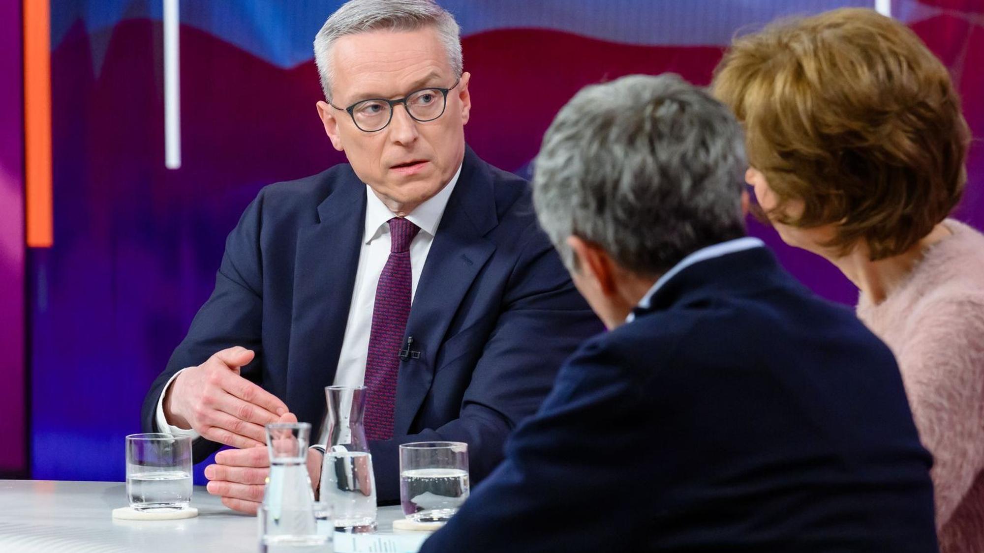 Digitalminister Karsten Wildberger (CDU) ist zuversichtlich, dass Deutschland noch nicht im globalen KI-Rennen abgehängt ist. (Bild: ZDF/Svea Pietschmann )