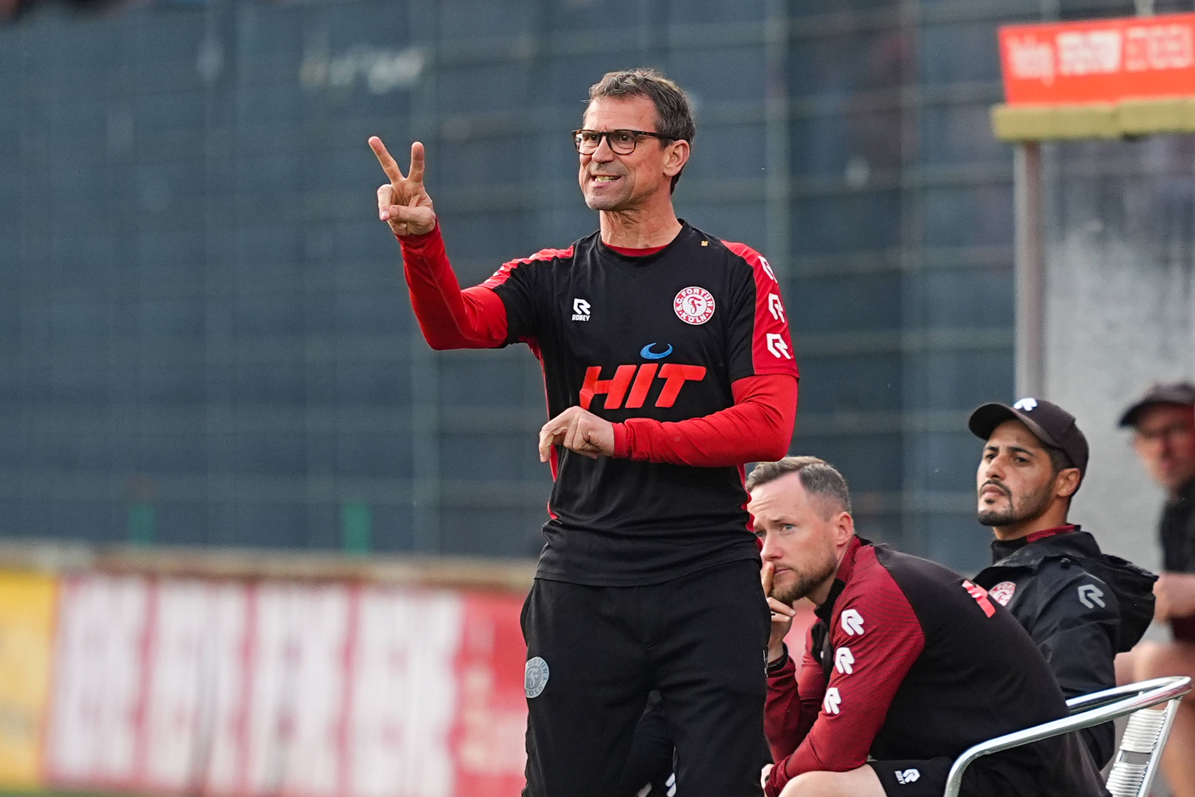 17.04.2026, xydrx, Fußball, Regionalliga Wunest, FC Köln II - SC Fortuna Köln , Saison 2025 2026, Franz-Kremer-Stadion: Matthias Mink Cheftrainer SC Fortuna Köln gestikulierend *** 17 04 2026, xydrx, Football, Regionalliga West, FC Köln II SC Fortuna Köln , Season 2025 2026, Franz Kremer Stadium Matthias Mink Head Coach SC Fortuna Köln gesticulating Copyright: HMBxMedia/YannisxDreimann
