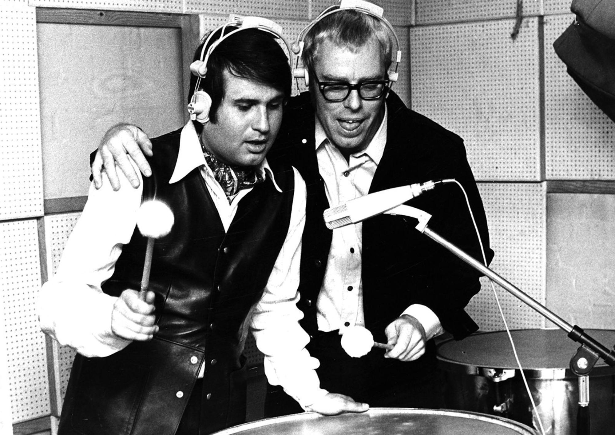 Der junge Drafi Deutscher (links) mit dem Komponisten Christian Bruhn. Beide schrieben die Musik zu Deutschers größtem Hit „Marmor, Stein und Eisen bricht“. (Bild: Filmperlen)