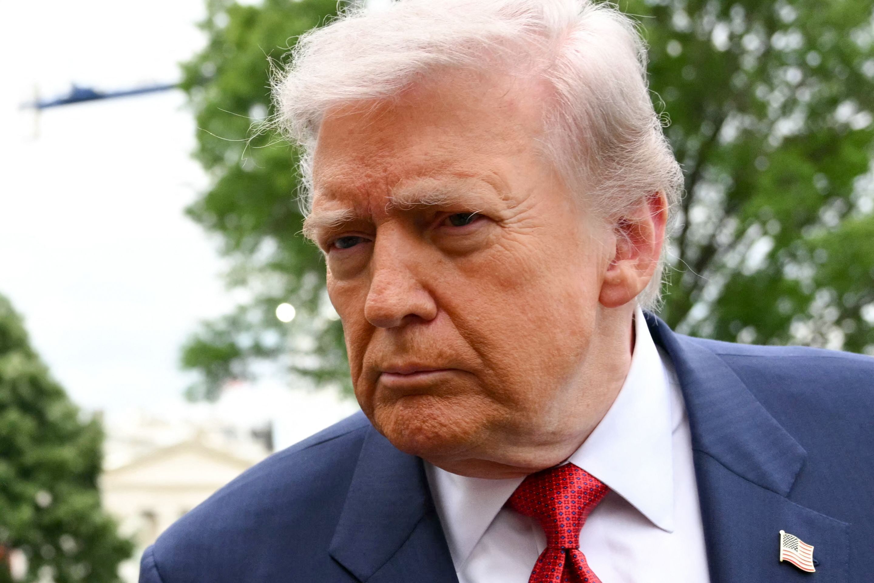 US-Präsident Donald Trump teilte in Washington unerwartet mit, Putin und der Selenskyj hätten seiner Bitte um eine dreitägige Waffenruhe bis zum 11. Mai zugestimmt.