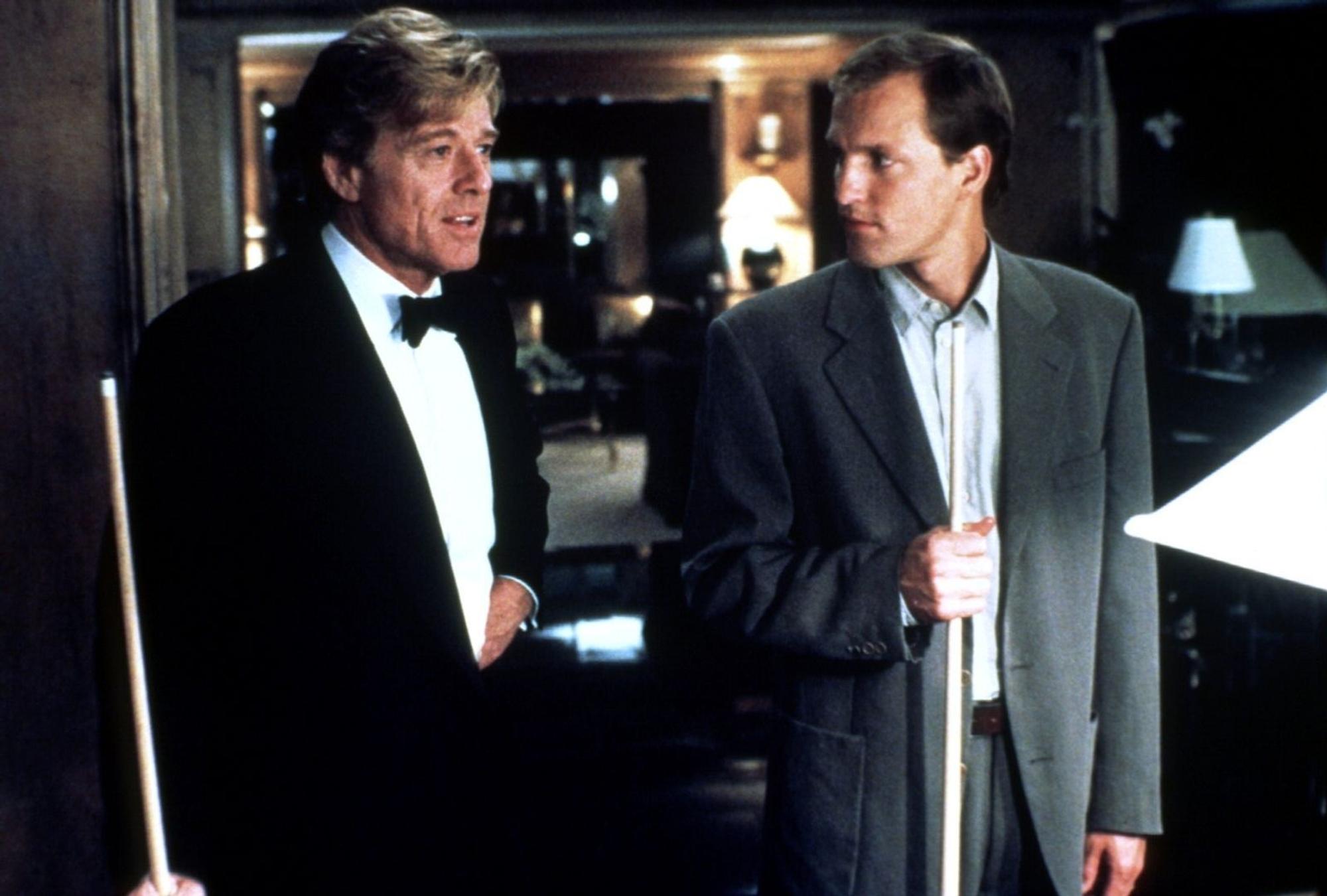 Davids (Woody Harrelson, rechts) und John (Robert Redford) treiben ein unmoralisches Spiel: eine Million Dollar für eine Nacht mit der Ehefrau des anderen. (Bild: Paramount Pictures)