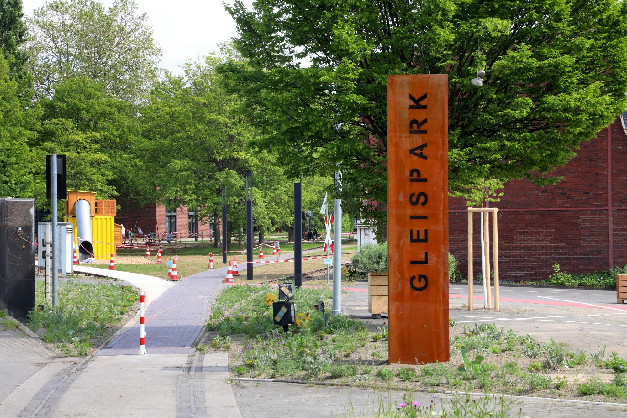 Der Eingang zum Gleispark.