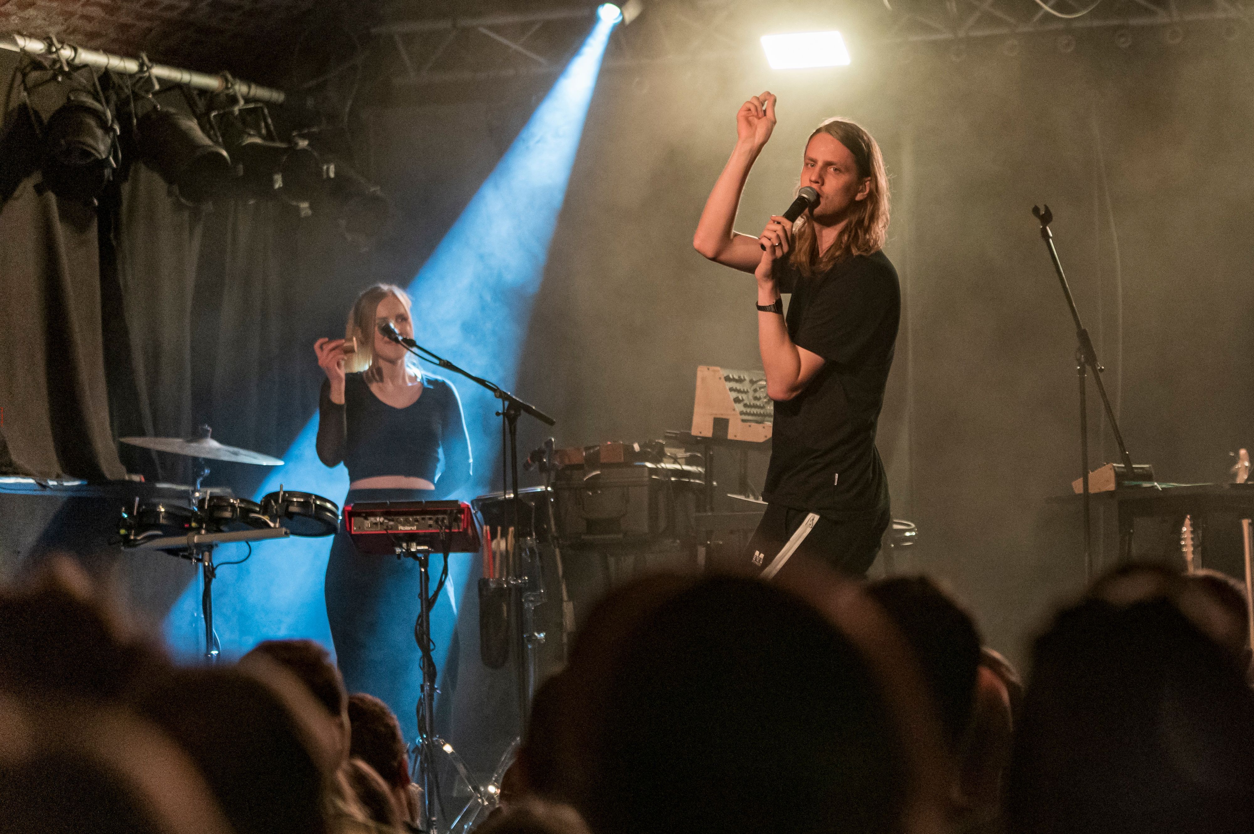 Konzert von Daði Freyr im Club Bahnhof Ehrenfeld in Köln Ehrenfeld im Jahr 2022