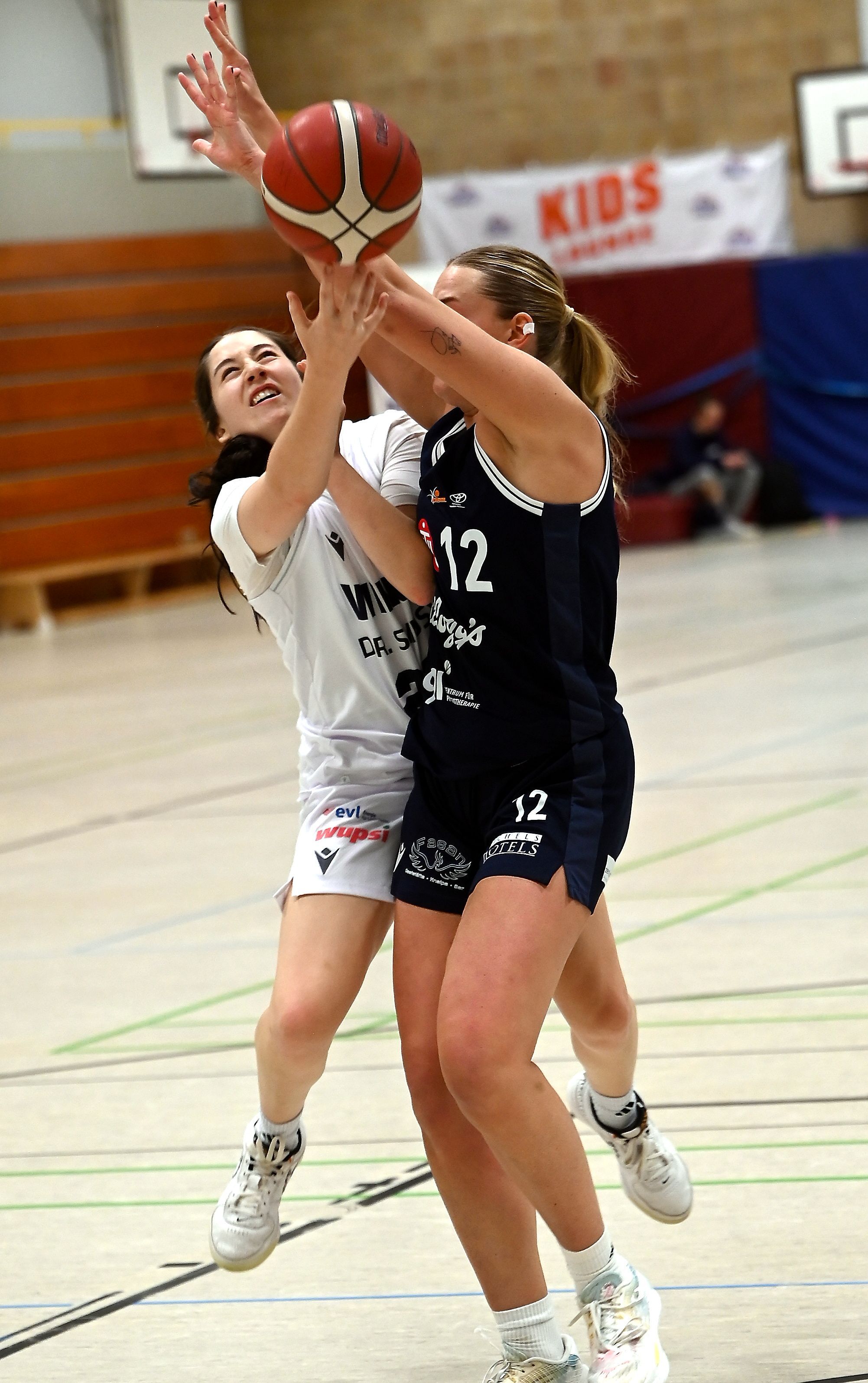 30.11.2025, Basketball-Wings Leverkusen-Elmsbüttel

links: Kendra Parra (Leverkusen)

Foto: Uli Herhaus
