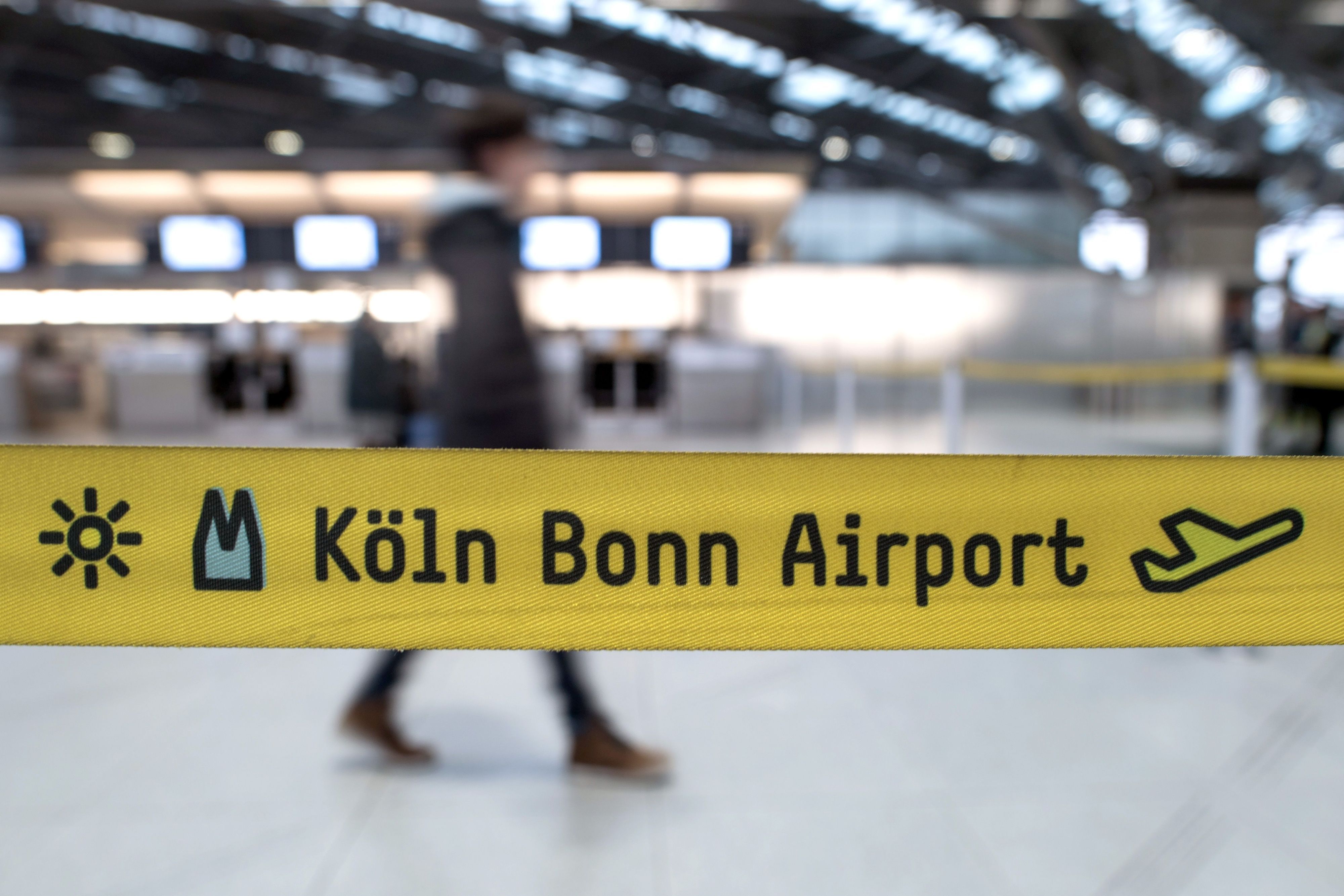 Der Kerosinmangel könnte sich auch am Flughafen Köln/Bonn bemerkbar machen.