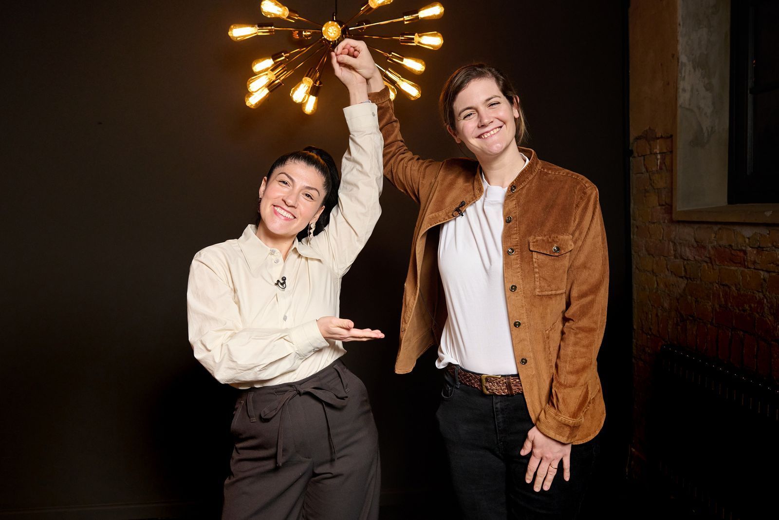 Elif Oskan und Viktoria Fuchs holen den Team-Sieg. (Bild: RTL / Henning Kretschmer)